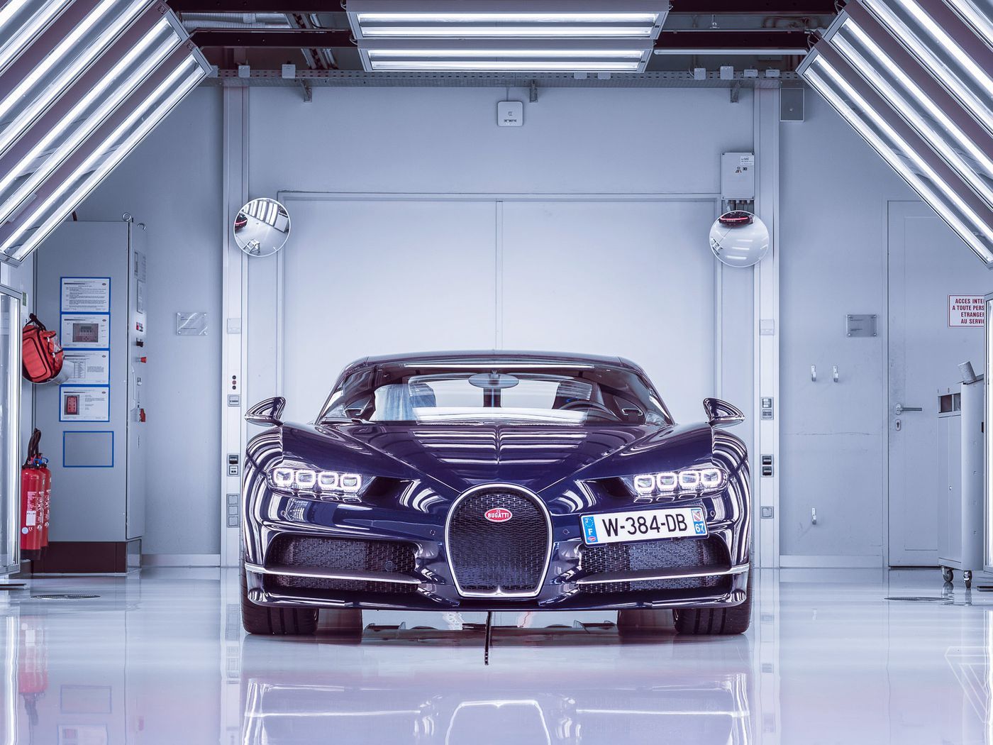 Bugatti Hintergrundbild 1400x1050. Inside the Bugatti factory: an exclusive look at the making of the $2.6 million Chiron