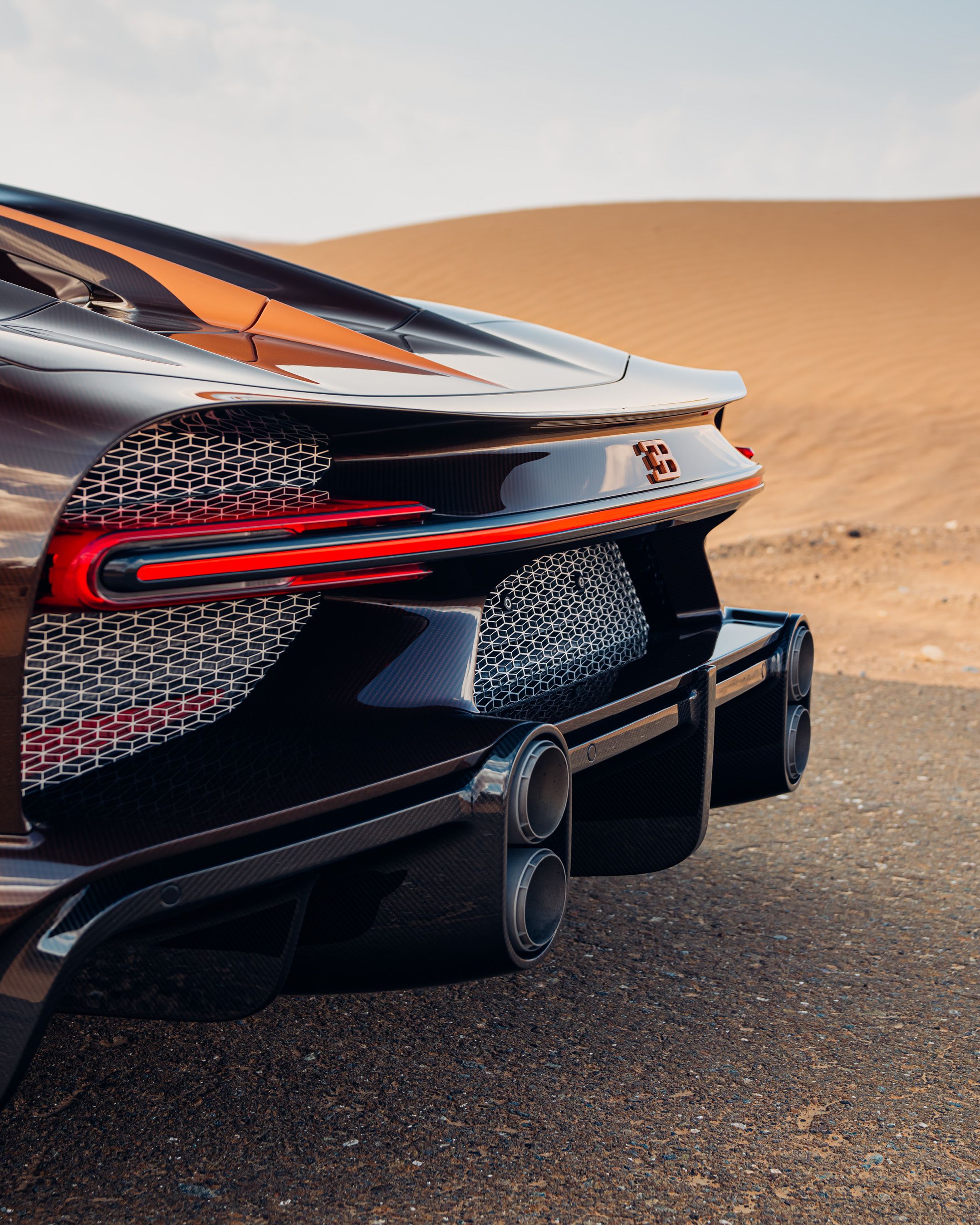 Bugatti Hintergrundbild 2160x2700. Bugatti CHIRON Super Sport arrives in the Middle Eastern desert. It is the first time this BUGATTI creation is being shown to the world. Adding depth to the Brown