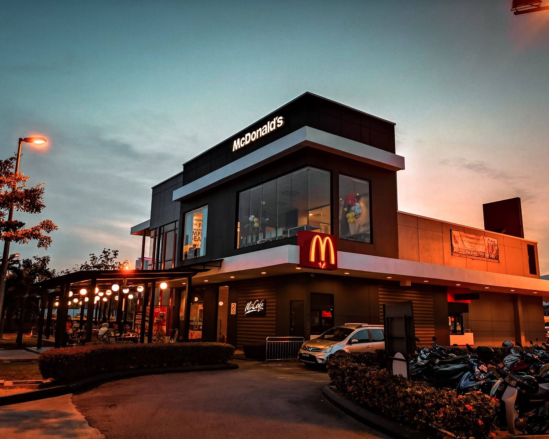  McDonald's Hintergrundbild 1920x1535. Download Aesthetic Mcdonald's Store Wallpaper