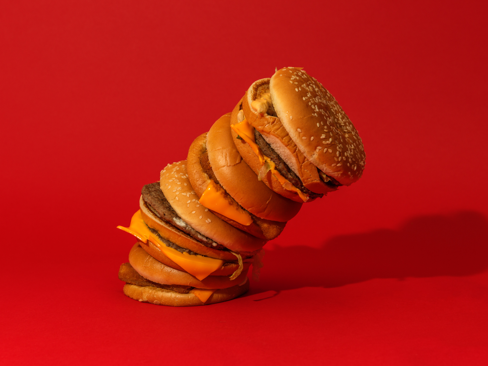  McDonald's Hintergrundbild 1600x1200. McDonald's is temporarily changing how restaurants get burgers, bacon, and sausages, with CEO saying the state of the meat supply chain is 'concerning' (MCD). Business Insider Africa