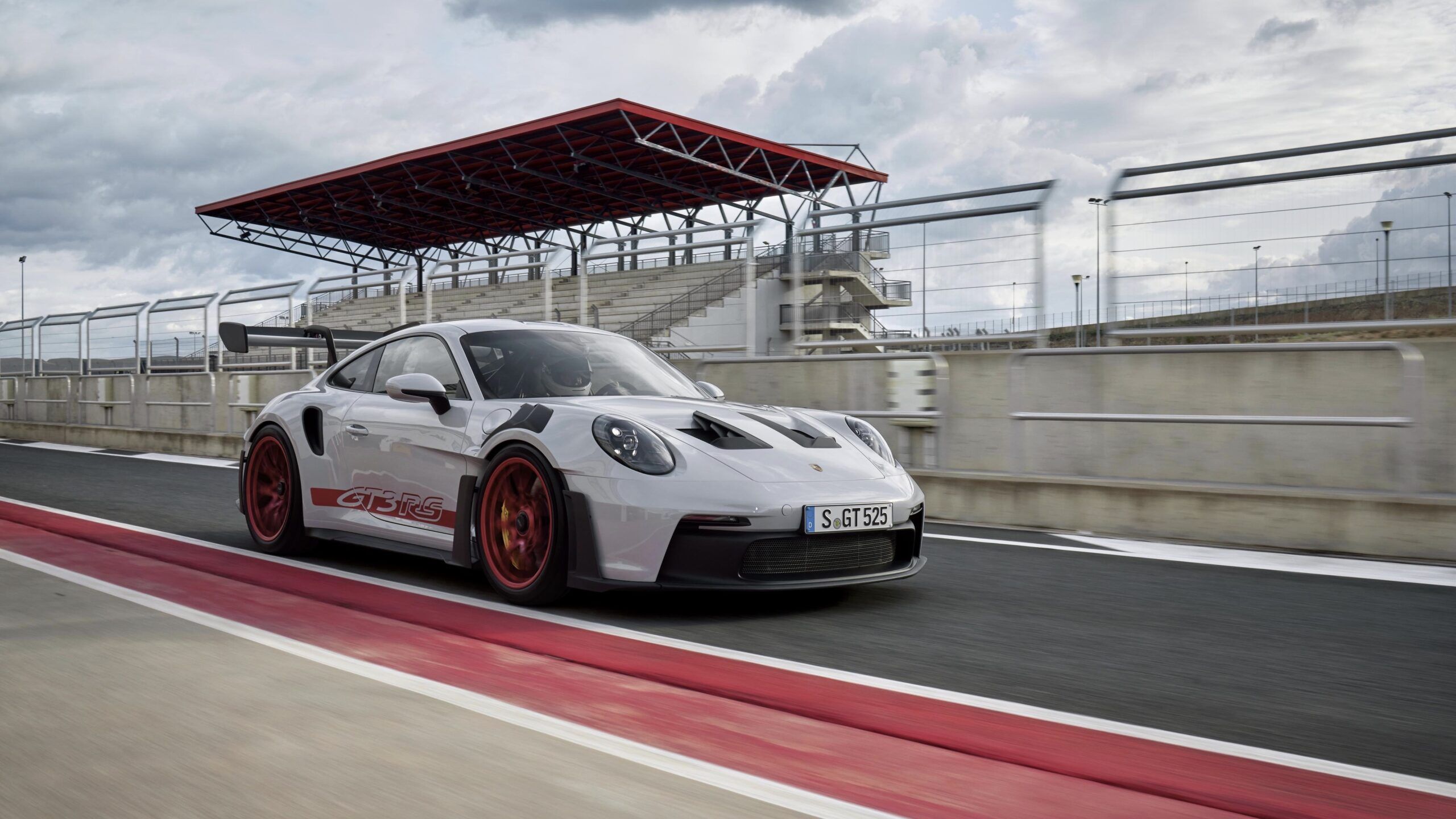  Porsche Gt3 Rs Hintergrundbild 2560x1440. Revealed: 2022 Porsche 911 GT3 RS People's Cars