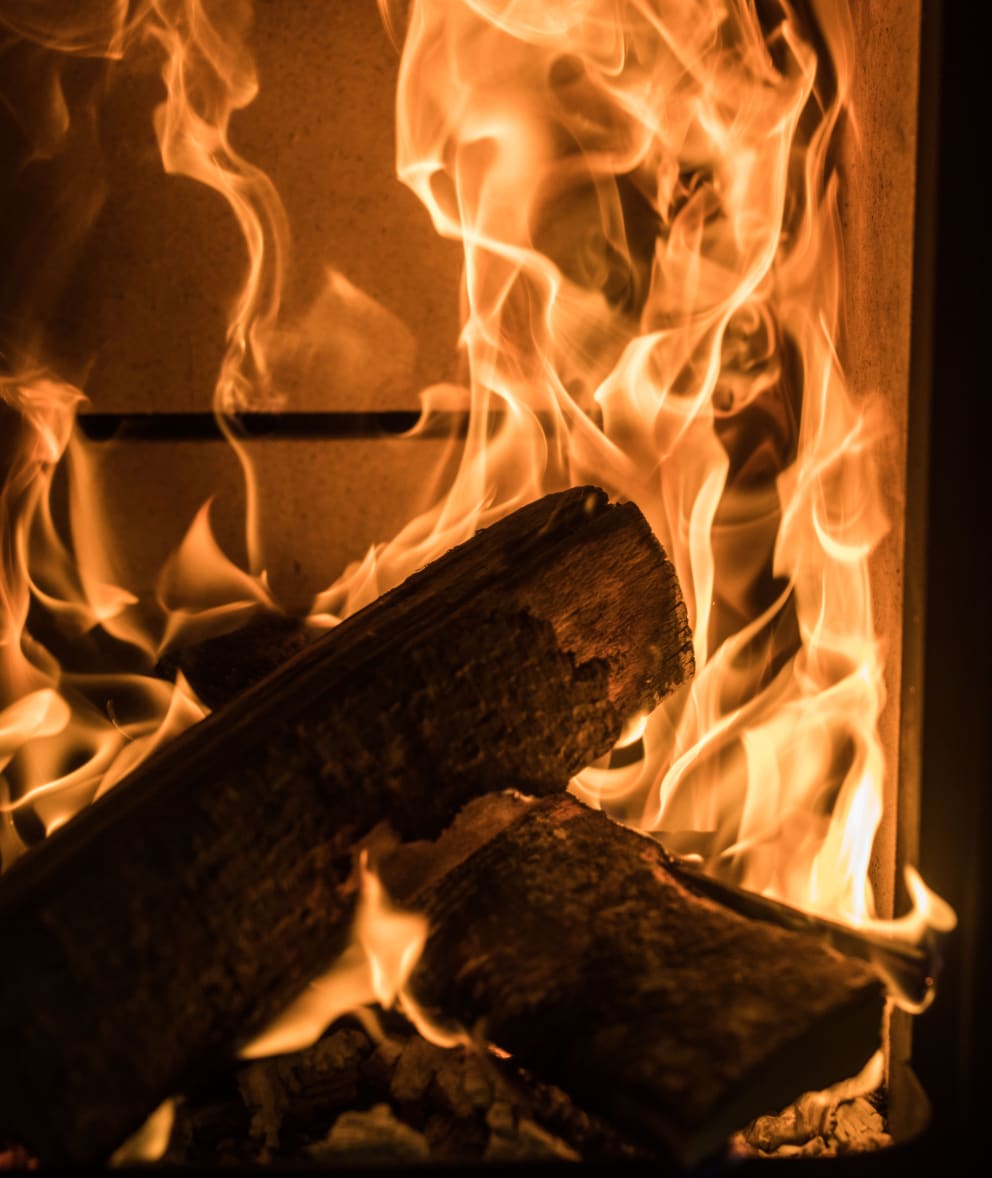  Feuer Und Eis Hintergrundbild 992x1178. Nachhaltige Energie?: Holzverbrennung spaltet die Gemüter