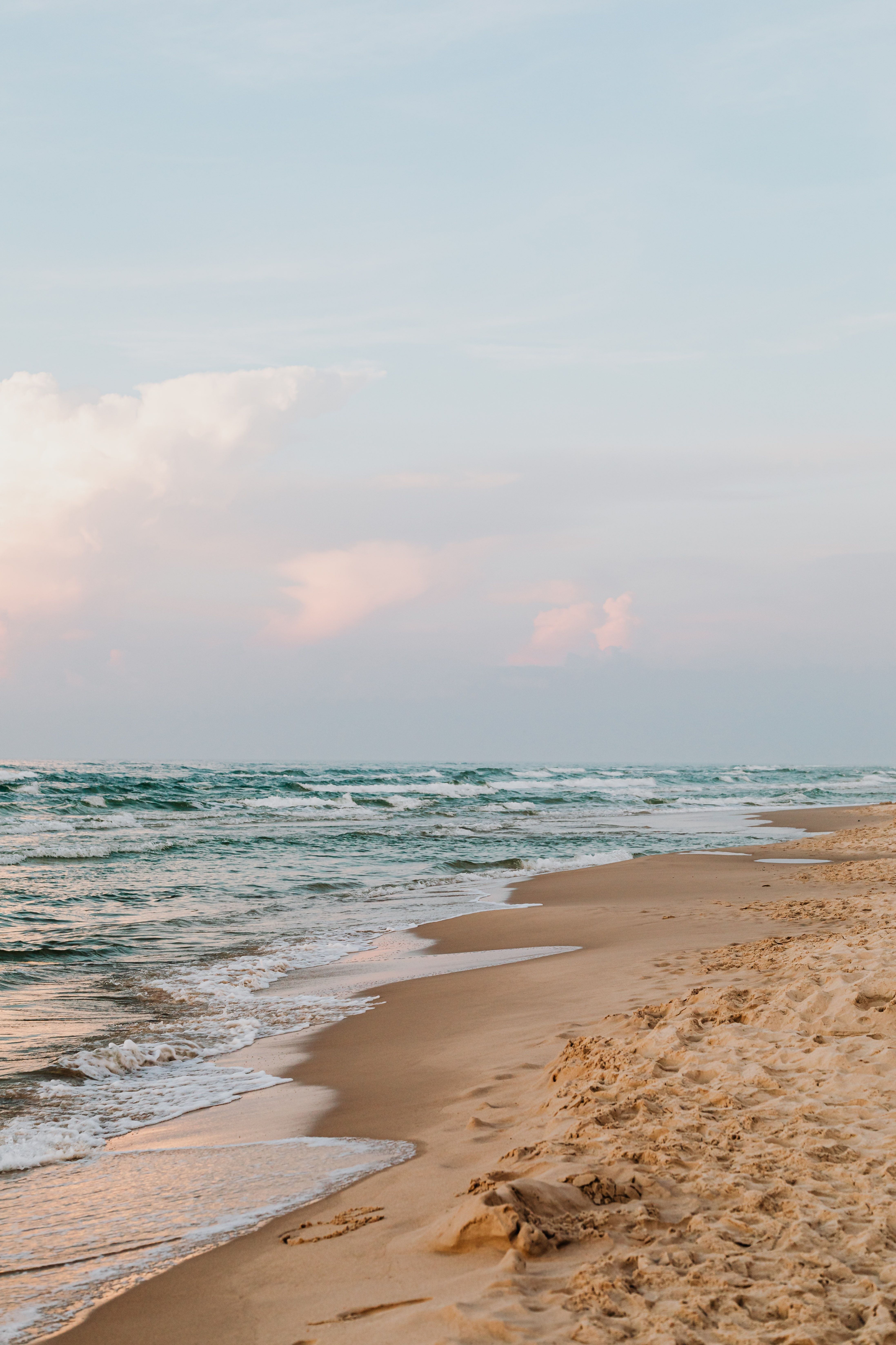  Meer Und Strand Hintergrundbild 4390x6585. Kostenloses Foto zum Thema: blauer himmel, horizont, landschaftlich, meer, meeresküste, natur, ozean, sand, strand, vertikaler schuss, wallpaper, wasser, wellen