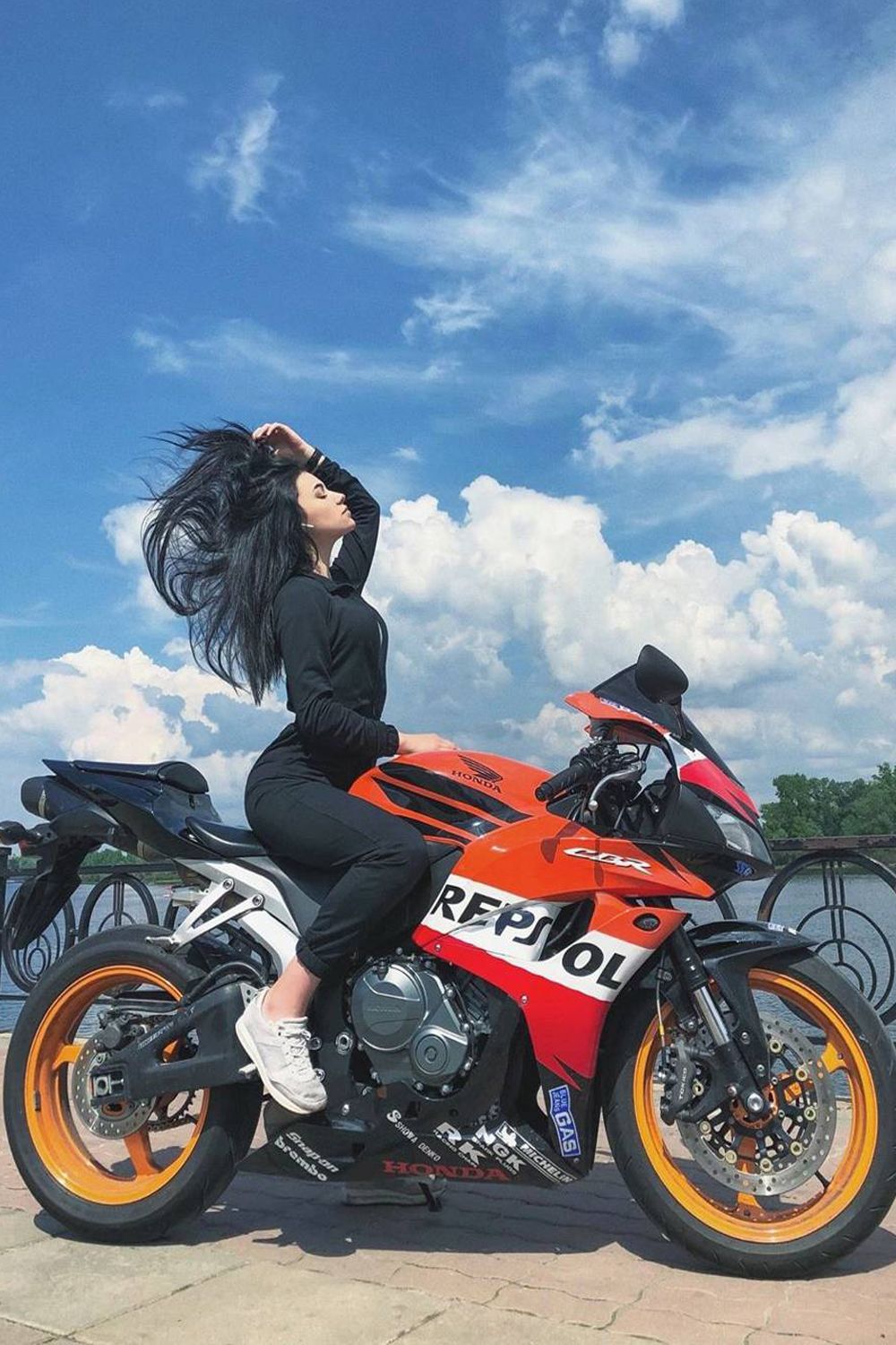 Motorrad Girl Hintergrundbild 1000x1500. Wallpaper aesthetic wallpaper Wallpaper. Chica de moto de trial, Motos de motocross, Bicicleta deportiva
