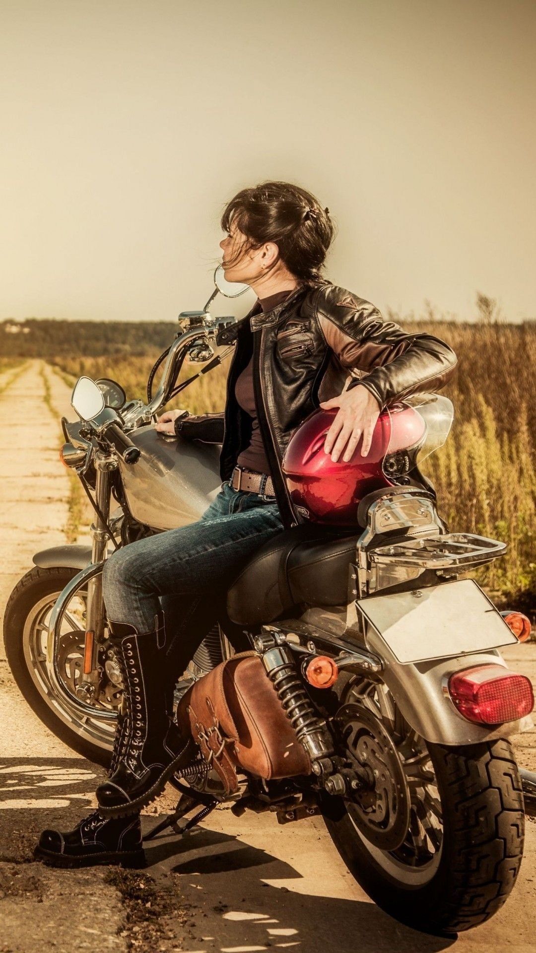  Motorrad Girl Hintergrundbild 1080x1920. Stylish bike rider girl Wallpaper Download