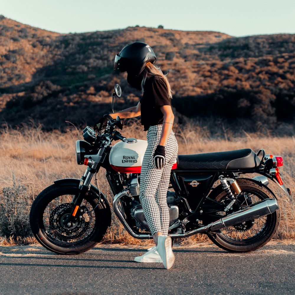  Motorrad Girl Hintergrundbild 1000x1000. Biker Girl Picture. Download Free Image