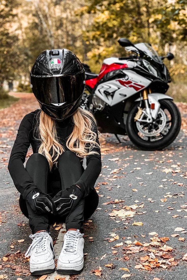  Motorrad Girl Hintergrundbild 735x1102. 快速儲存