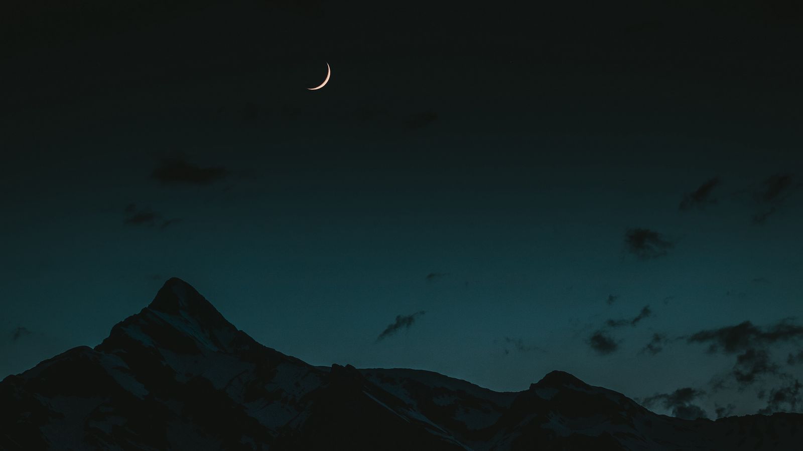 1600x900 Hintergrundbild 1600x900. Download wallpaper 1600x900 moon, mountains, night, sky widescreen 16:9 HD background