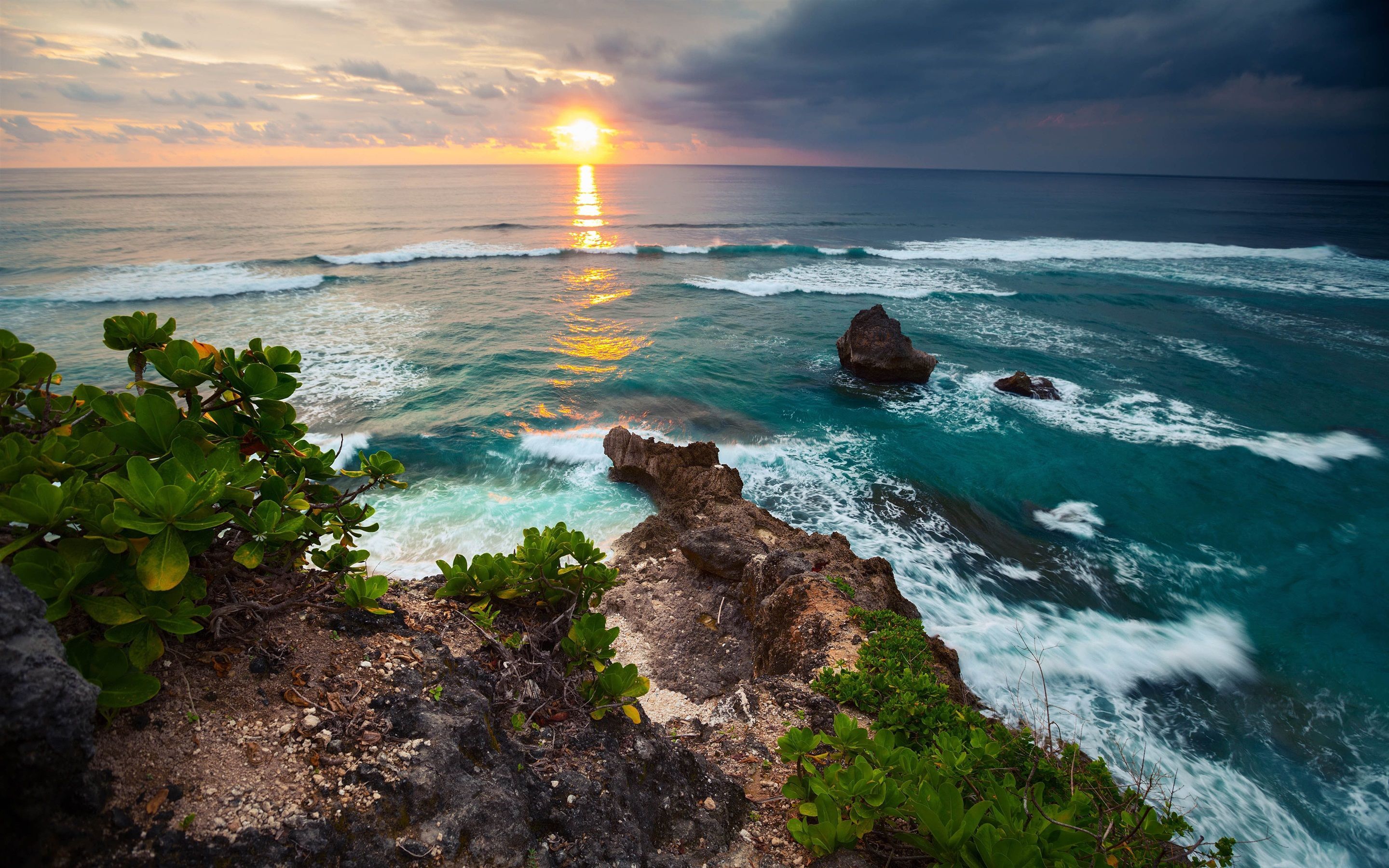  Bali Hintergrundbild 2880x1800. Indonesien, Insel Bali, tropische Natur Landschaft, Meer, Wellen, Sonnenuntergang 3840x2160 UHD 4K Hintergrundbilder, HD, Bild