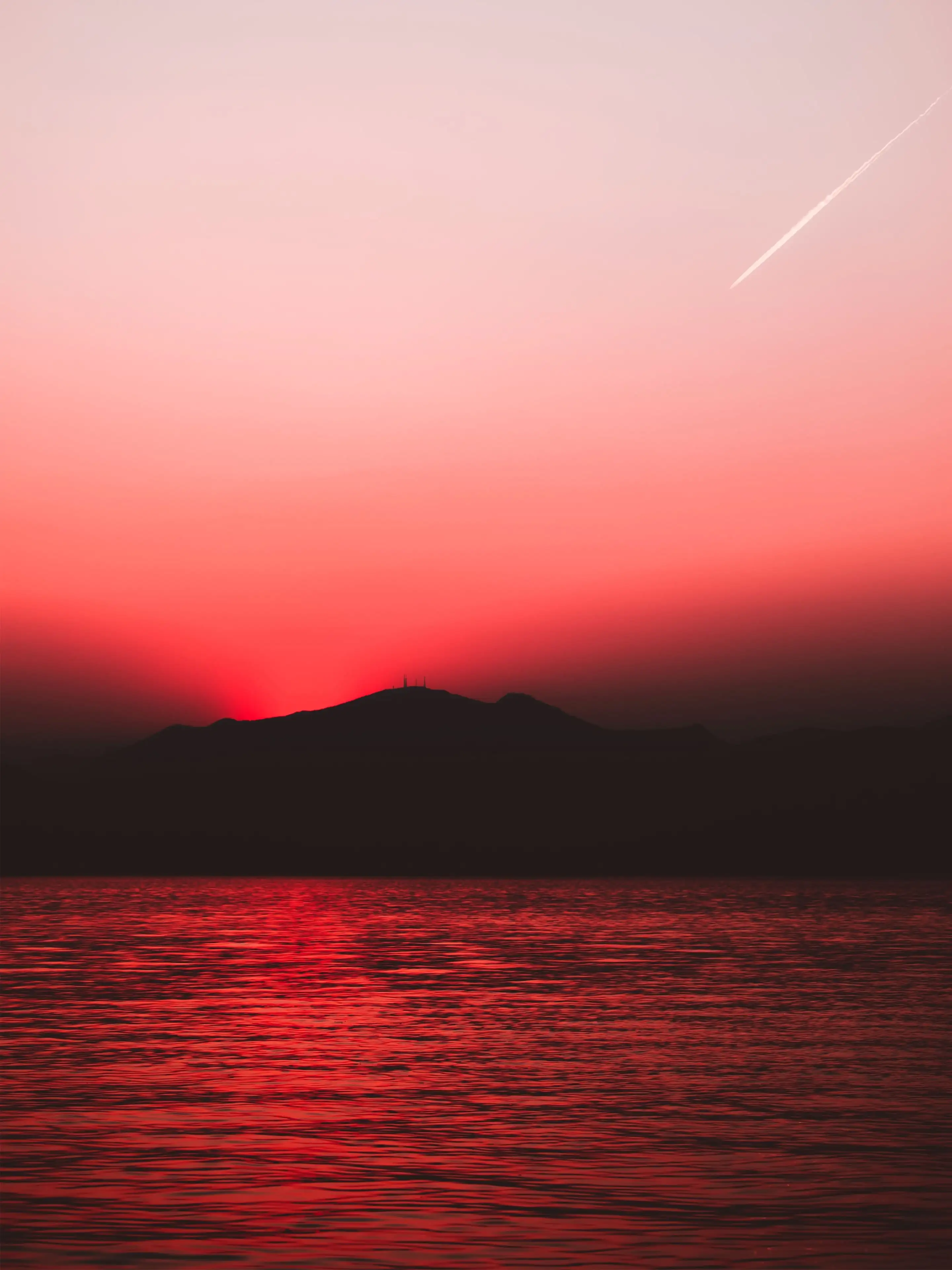 Rote Hintergrundbild 2880x3840. Roter Sonnenuntergang Hintergrundbild
