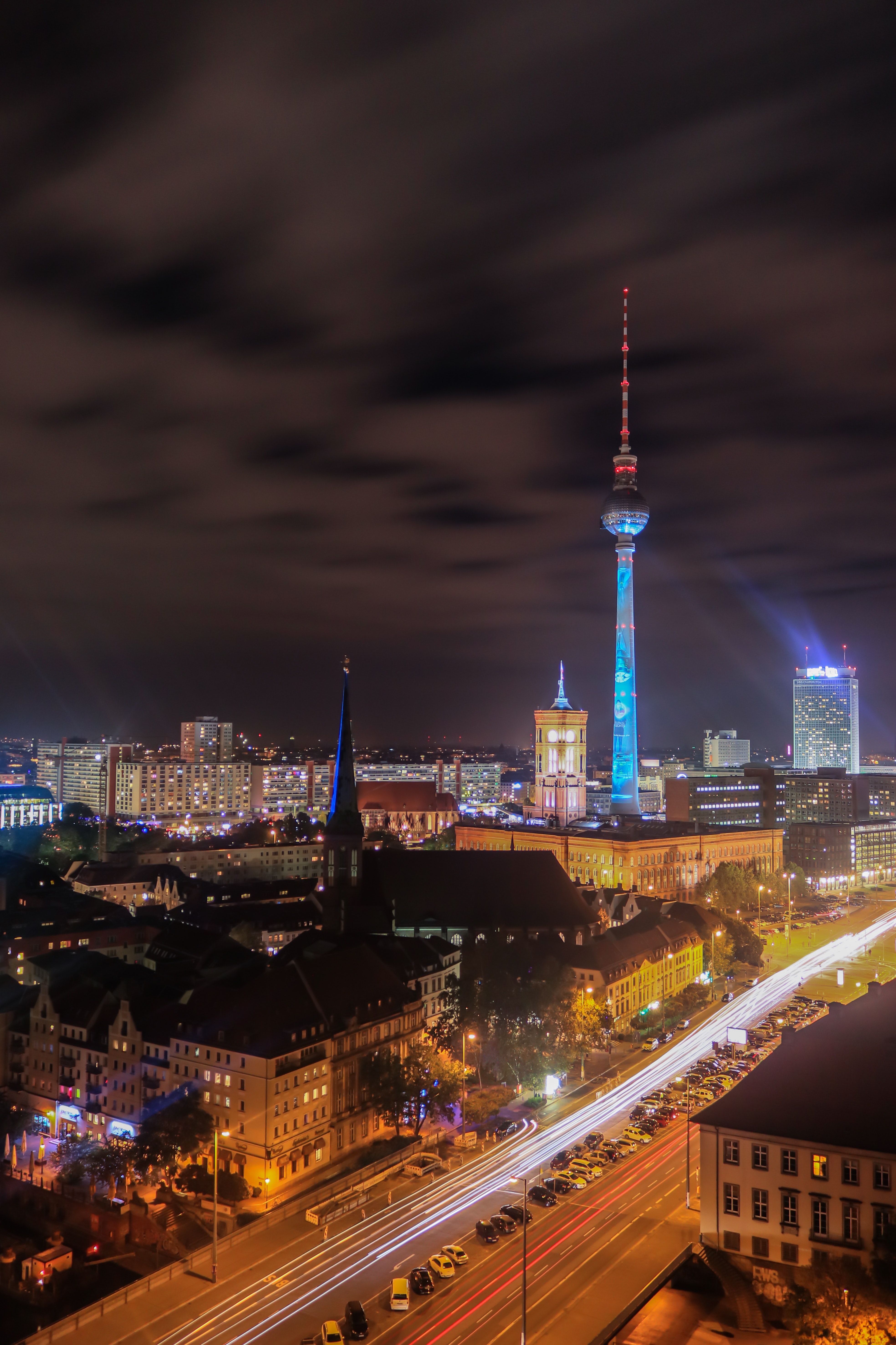  Berlin Hintergrundbild 3935x5902. Berliner Fernsehturm Bilder Und Fotos · Kostenlos Downloaden · Stock Fotos