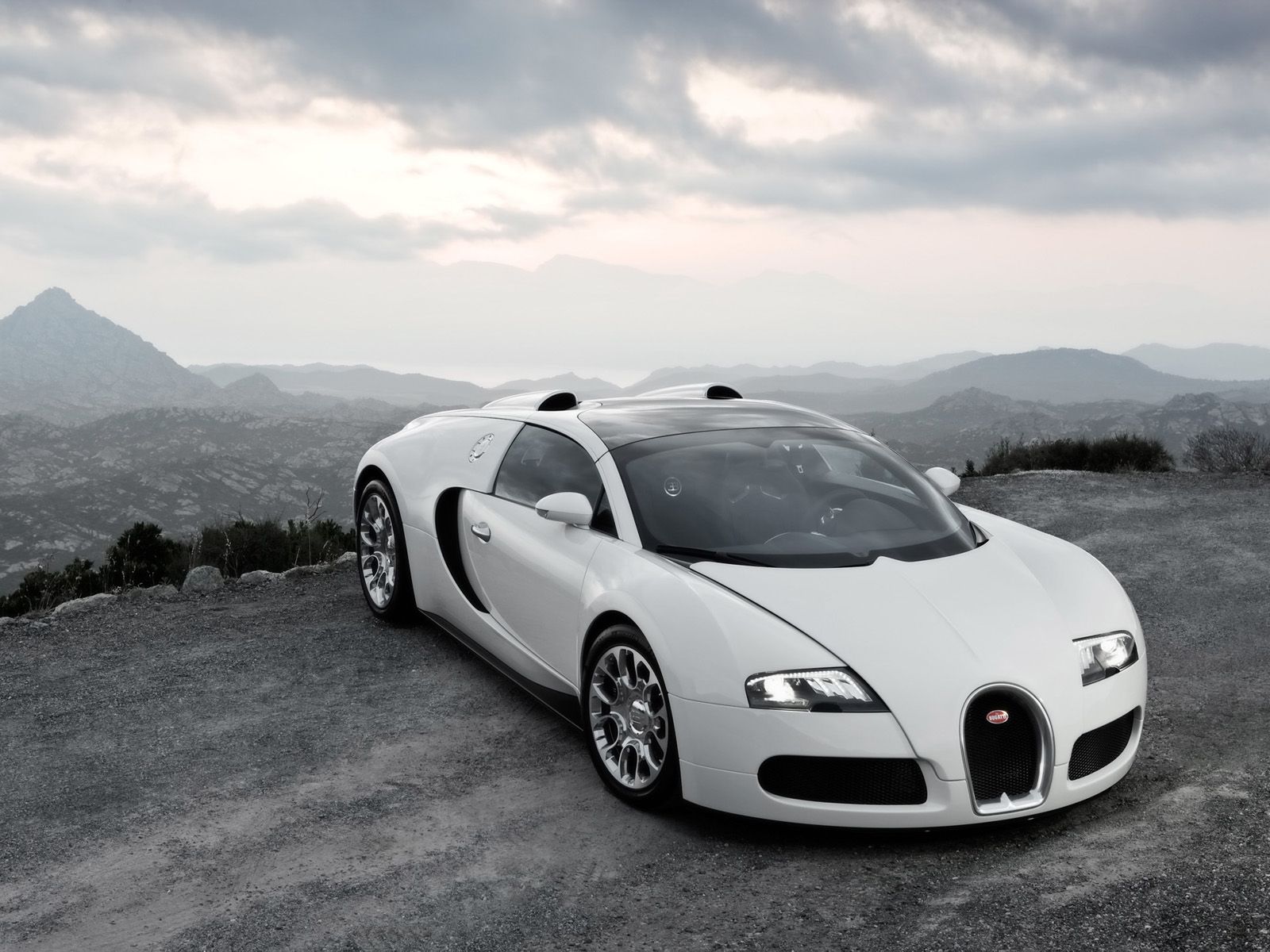 Bugatti Hintergrundbild 1600x1200. Mobile wallpaper: Bugatti, Supercar, Sports Car, Cars, Bugatti Chiron, Sports, 110836 download the picture for free