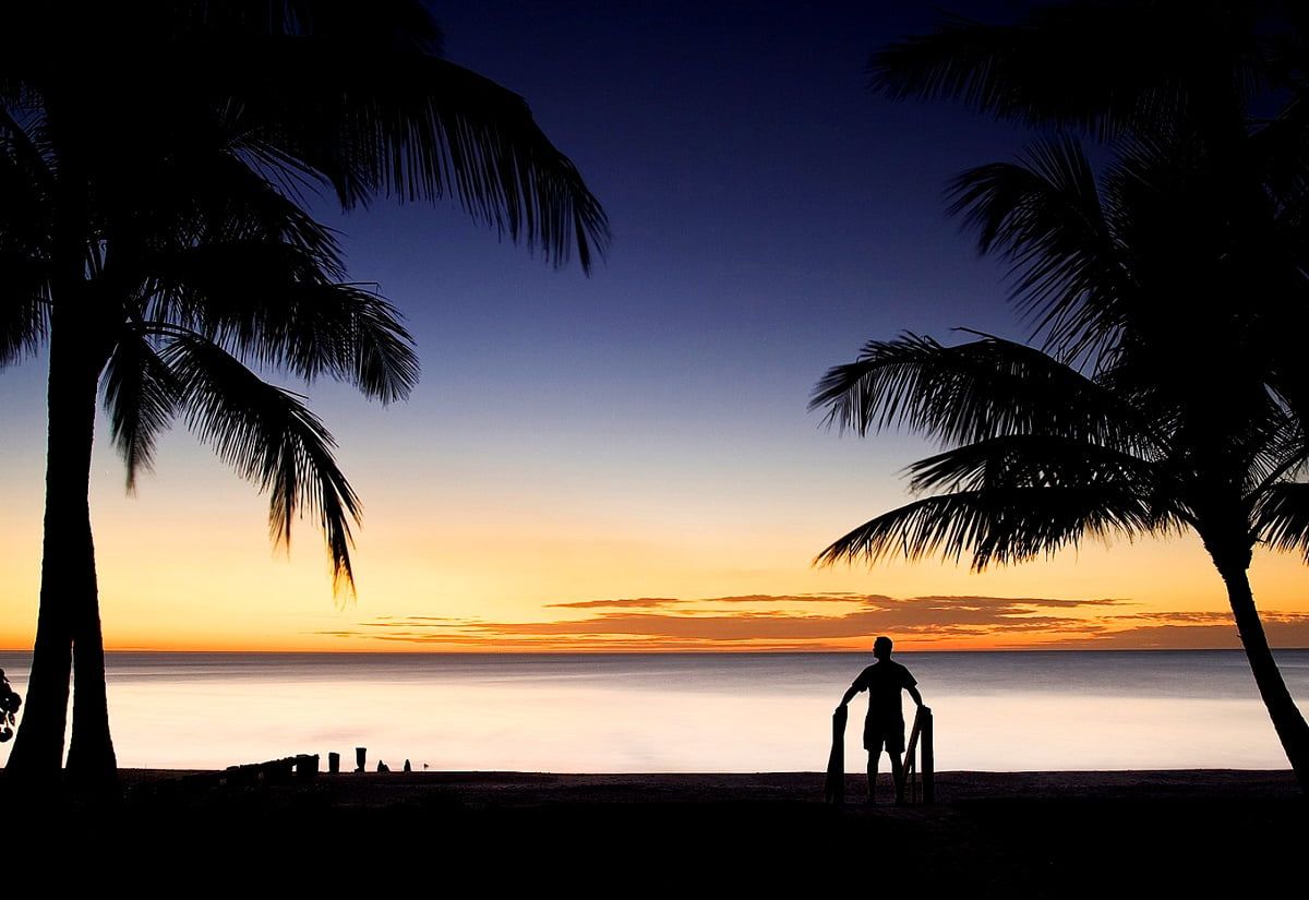 Schöner Hintergrundbild 1200x825. Bild Schöner Himmel, Strand, Palme. Beste freie Bilder