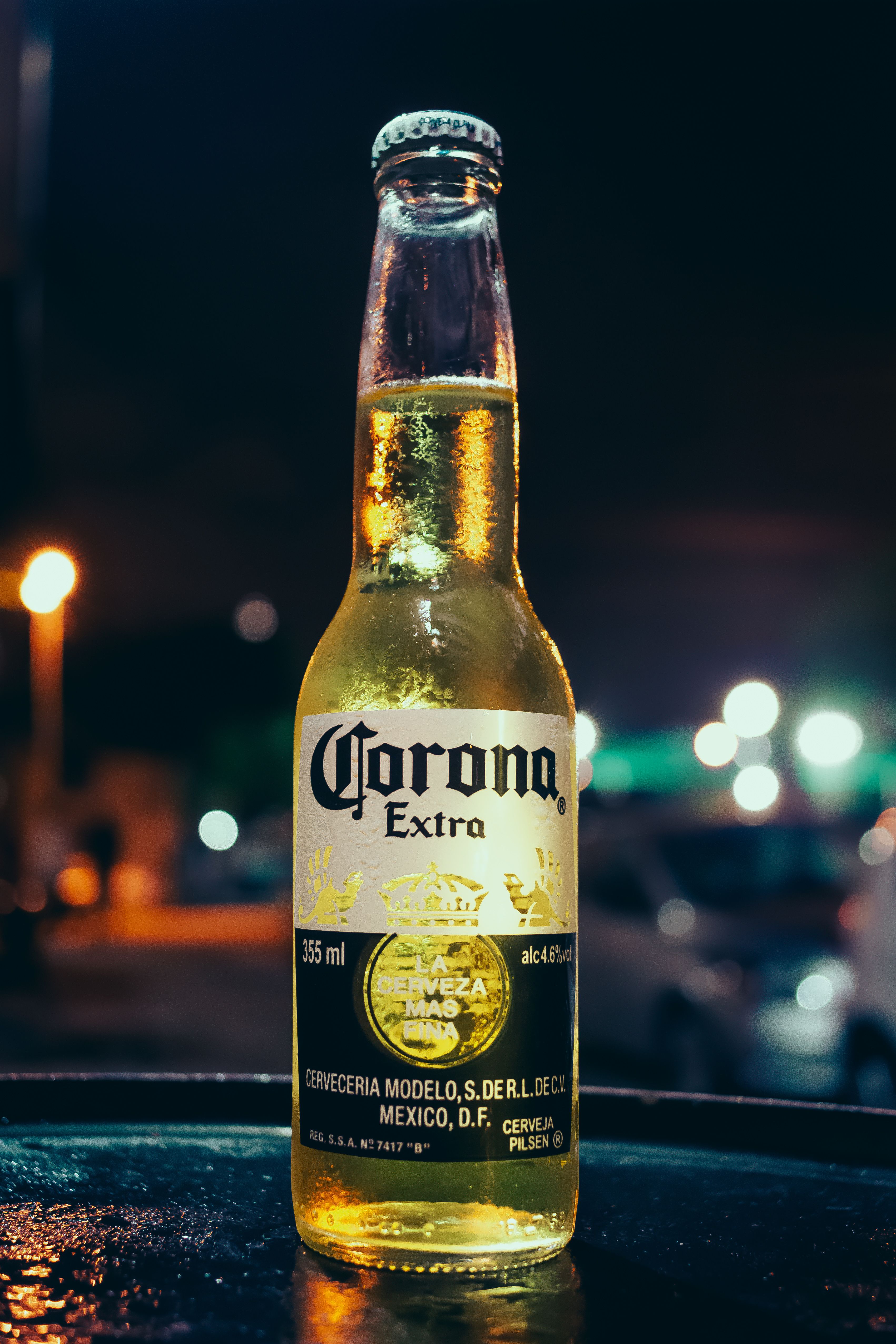  Bier Hintergrundbild 3403x5104. Corona Extra Bierflasche · Kostenloses Stock Foto