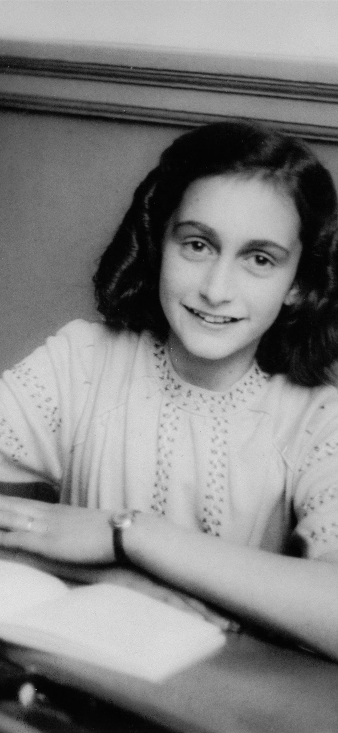  Anne Frank Hintergrundbild 1125x2436. Best Anne frank iPhone HD Wallpaper