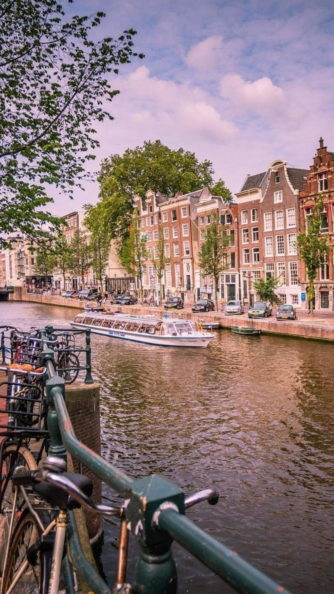  Amsterdam Hintergrundbild 1080x1920. Download Vintage iPhone Amsterdam River Aesthetic View Wallpaper