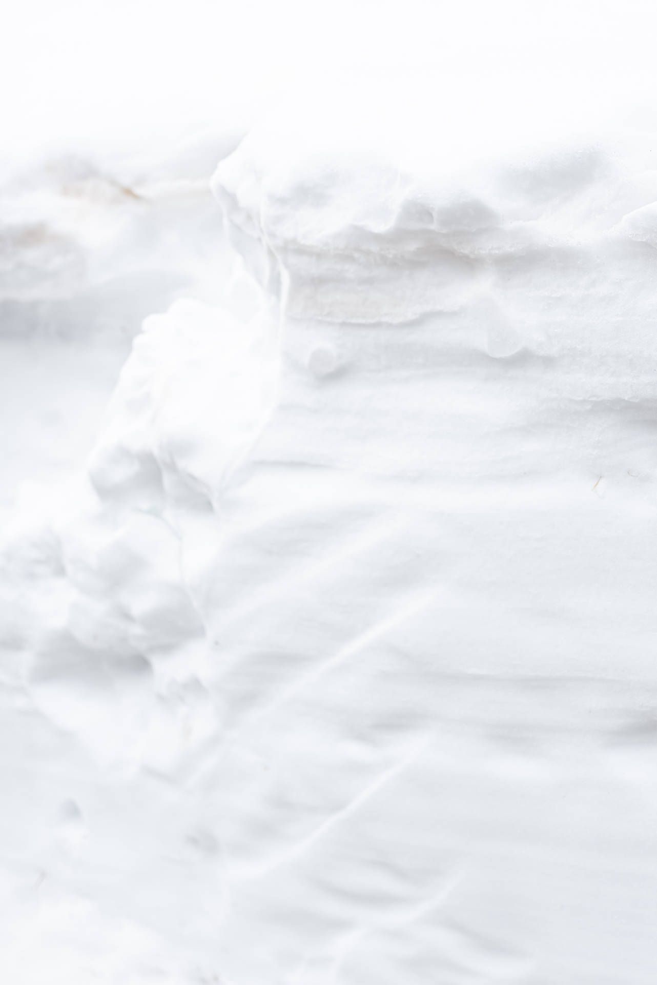 White Hintergrundbild 1282x1920. Download White Aesthetic Snow Wallpaper