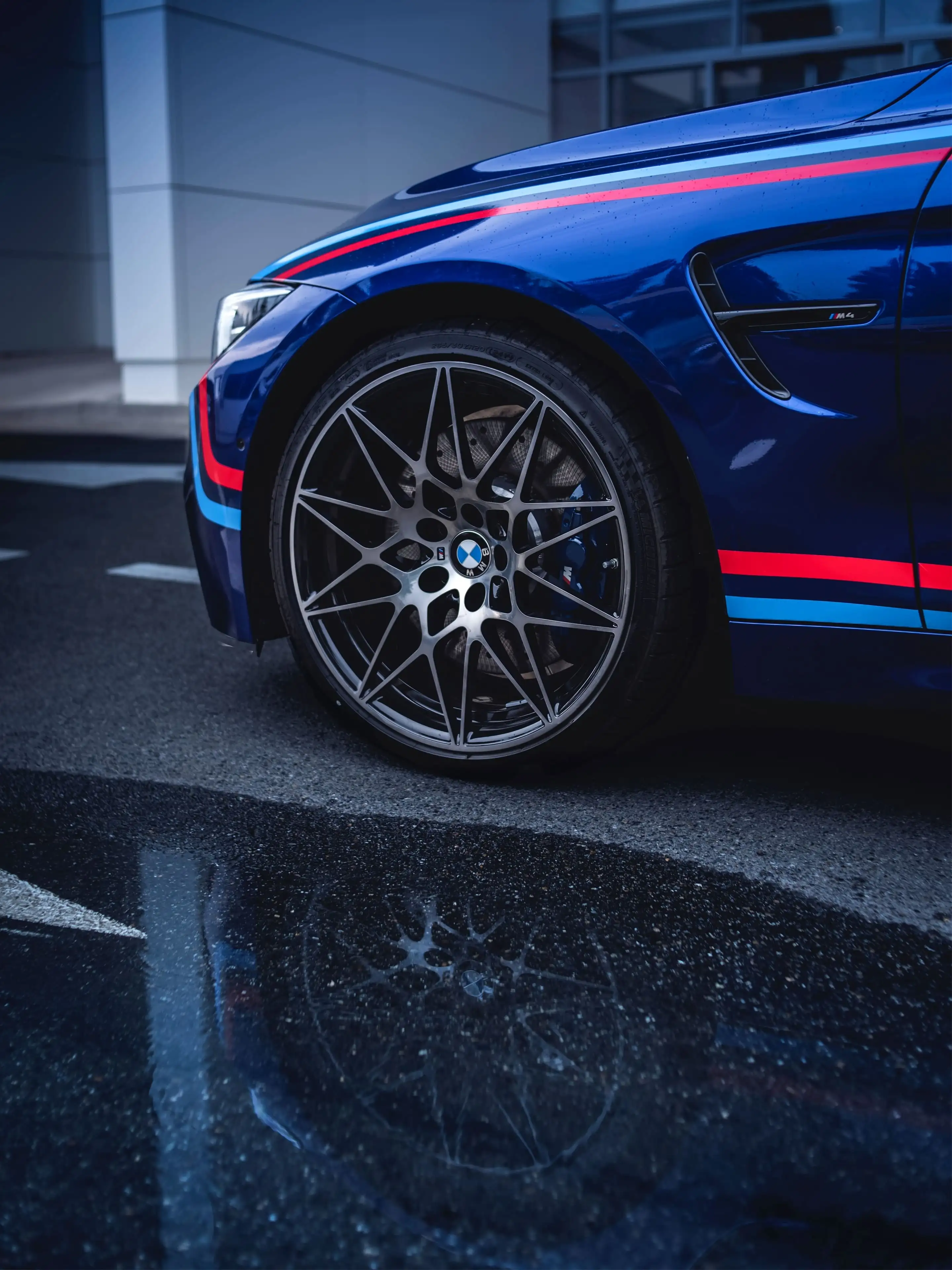  BMW Hintergrundbild 2880x3840. BMW M4 Hintergrundbild