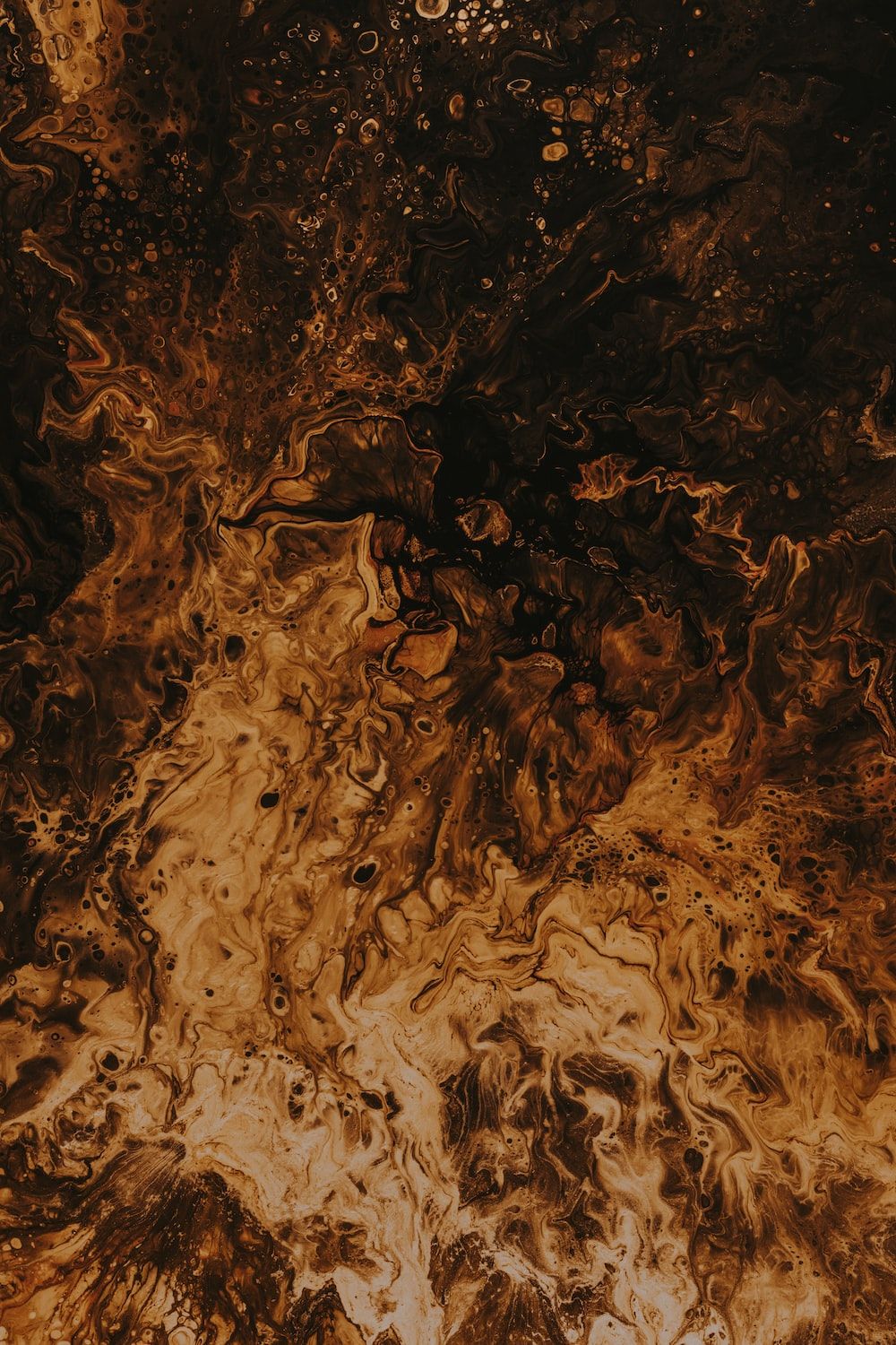  Braune Hintergrundbild 1000x1500. Foto zum Thema Braune und schwarze abstrakte Malerei