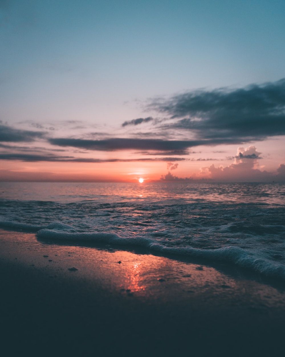  Sonnenaufgang Hintergrundbild 1000x1250. Foto zum Thema 새벽의 해변