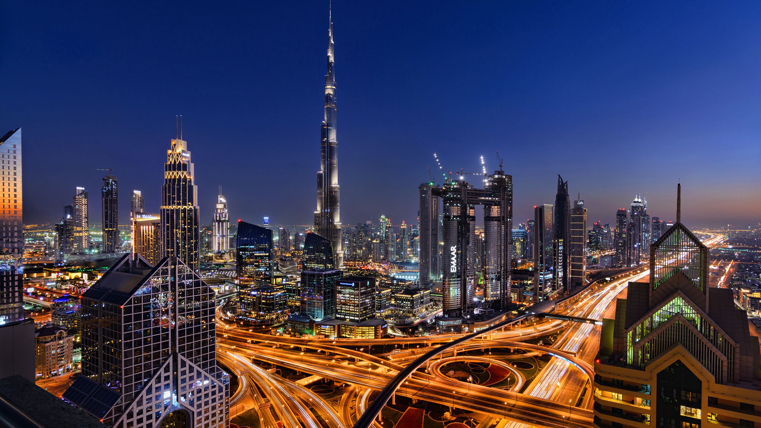  Dubai Hintergrundbild 2560x1440. Fotos von Dubai VAE Wege Nacht Wolkenkratzer Haus Städte 2560x1440