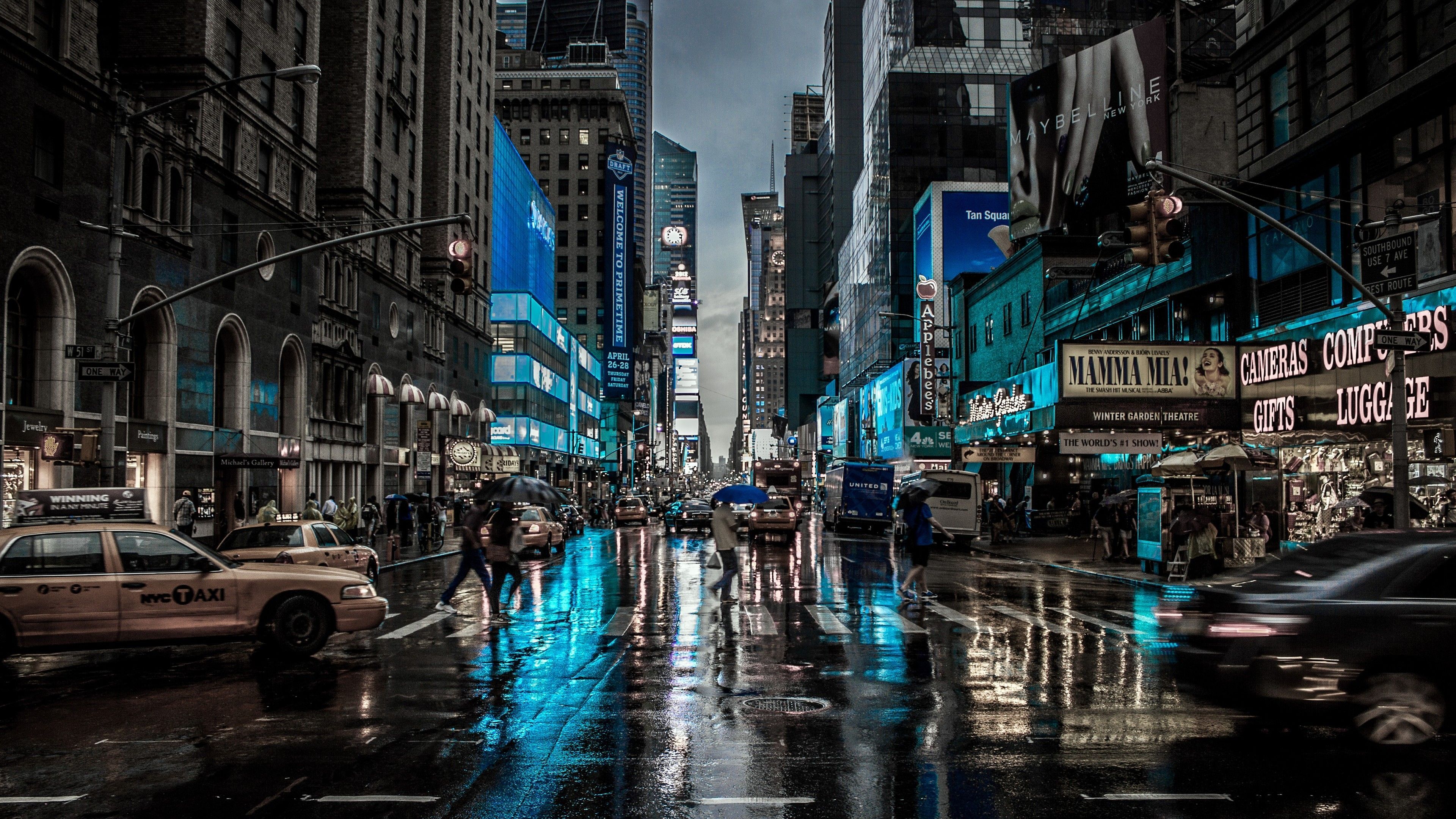 4k Hintergrundbild 3840x2160. New York City Street Reflection Motion Blur Dark 4k world wallpaper, street wallpaper, reflection wallpaper. City wallpaper, New york wallpaper, Urban landscape