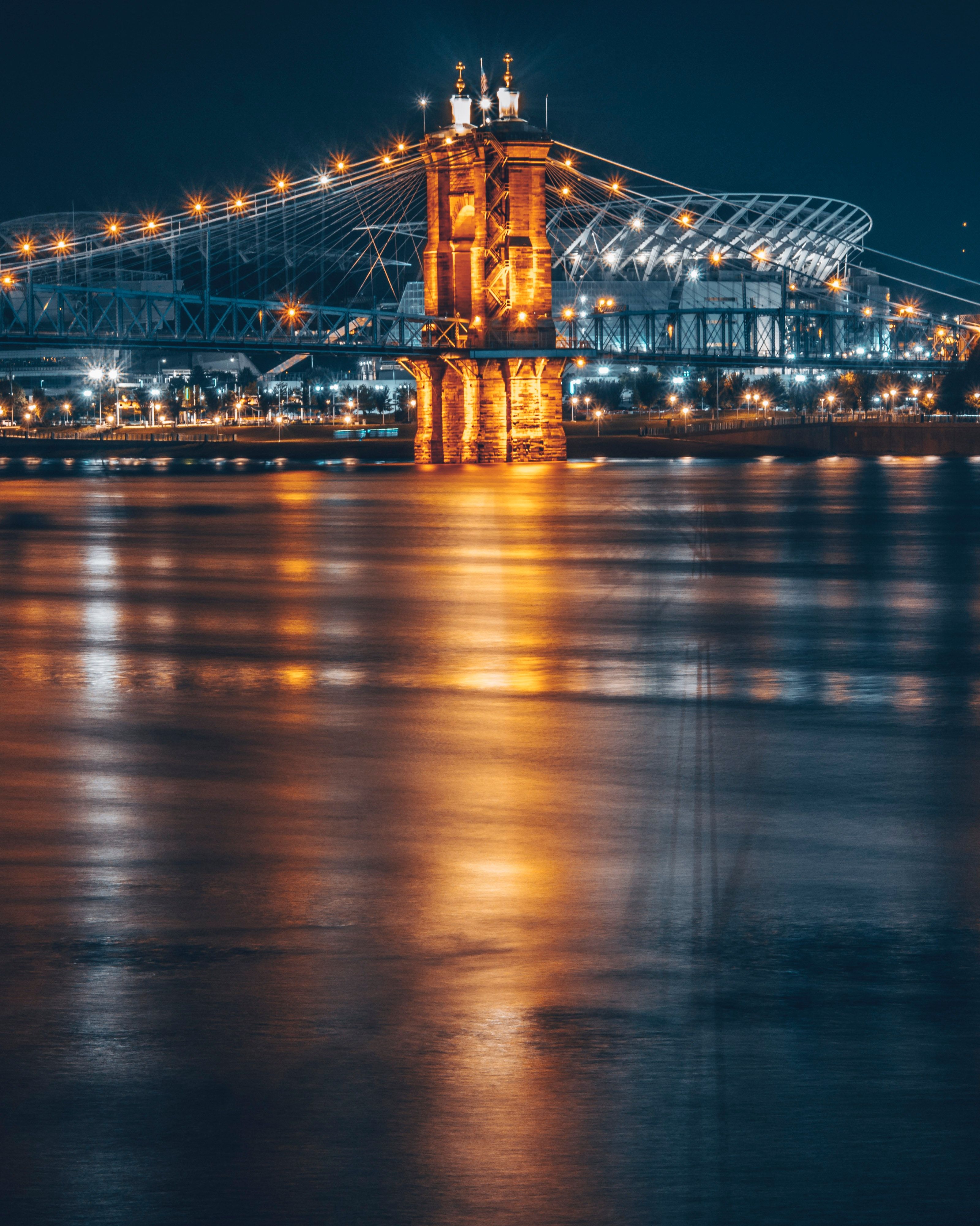  Brucke Hintergrundbild 3200x4000. Fotografie Einer Beleuchteten Brücke · Kostenloses Stock Foto