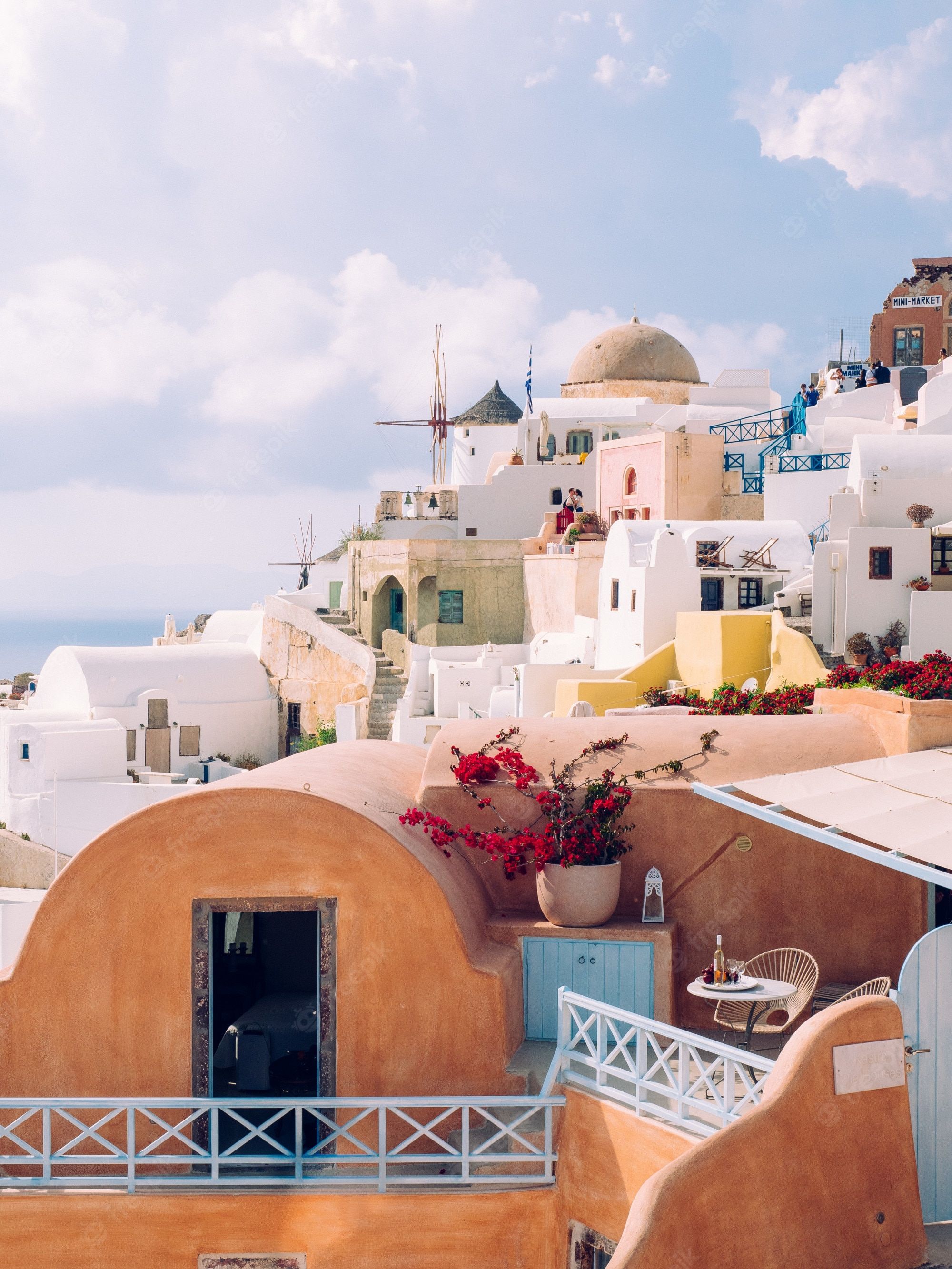  Sommer Griechenland Hintergrundbild 2000x2666. Vertikale aufnahme von schönen gebäuden in santorini insel in der ägäis, kykladen, griechenland