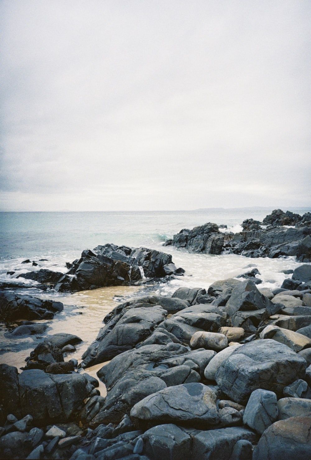  Fels Hintergrundbild 1000x1479. Bilder zum Thema Felsen Strand. Kostenlose Bilder auf herunterladen