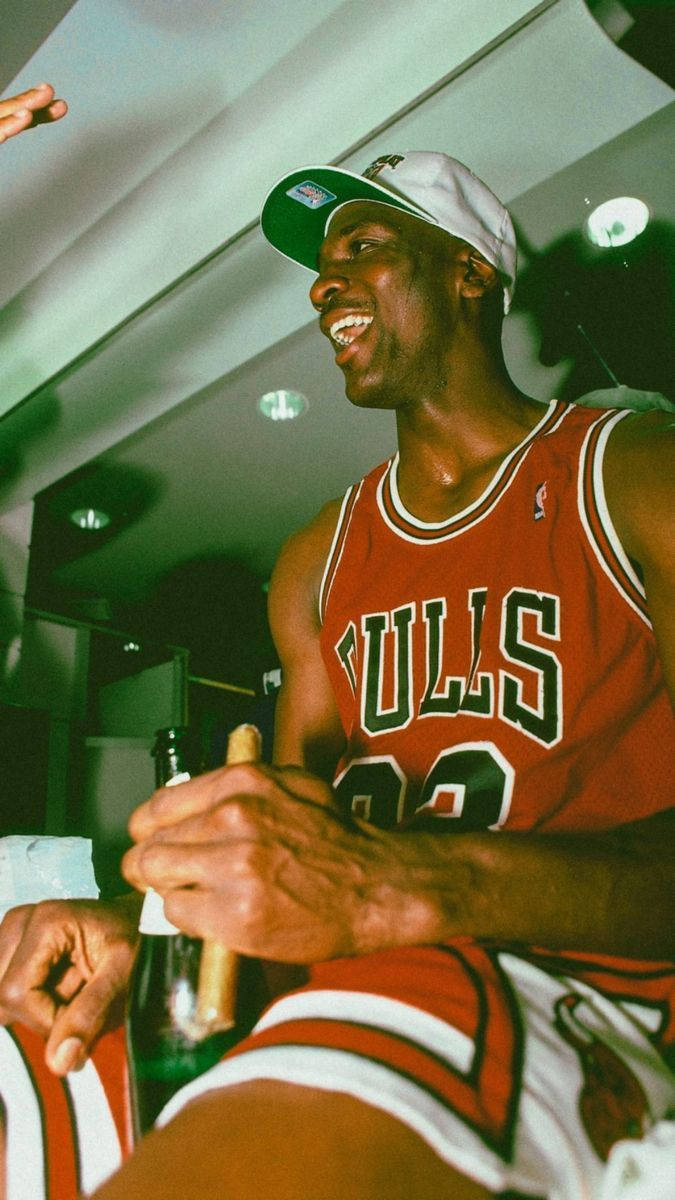  Jordan Hintergrundbild 675x1200. Download Cool Celebrating Michael Jordan Wallpaper