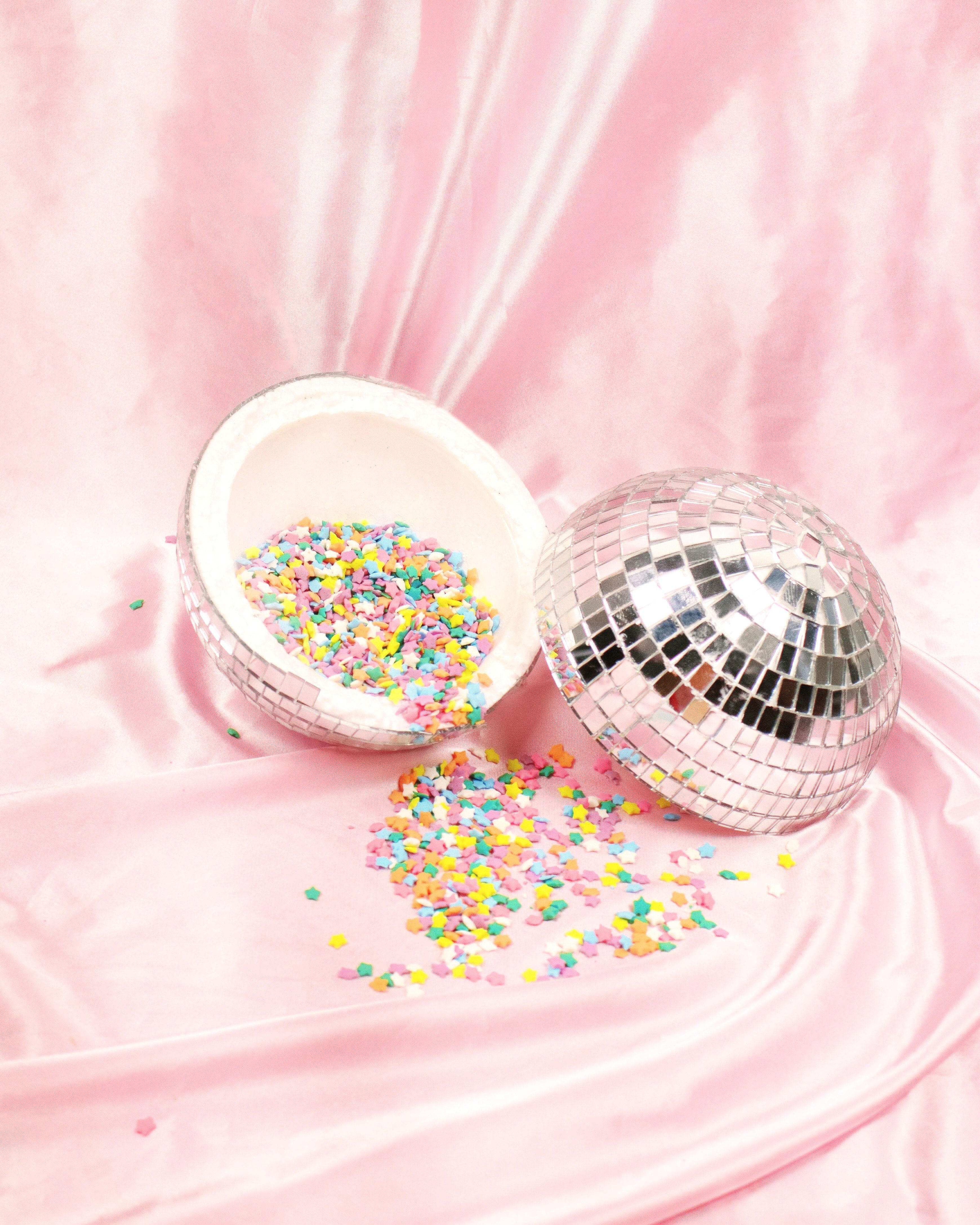  Süßigkeiten Hintergrundbild 3480x4350. Süßigkeiten In Disco Ball · Kostenloses Stock Foto