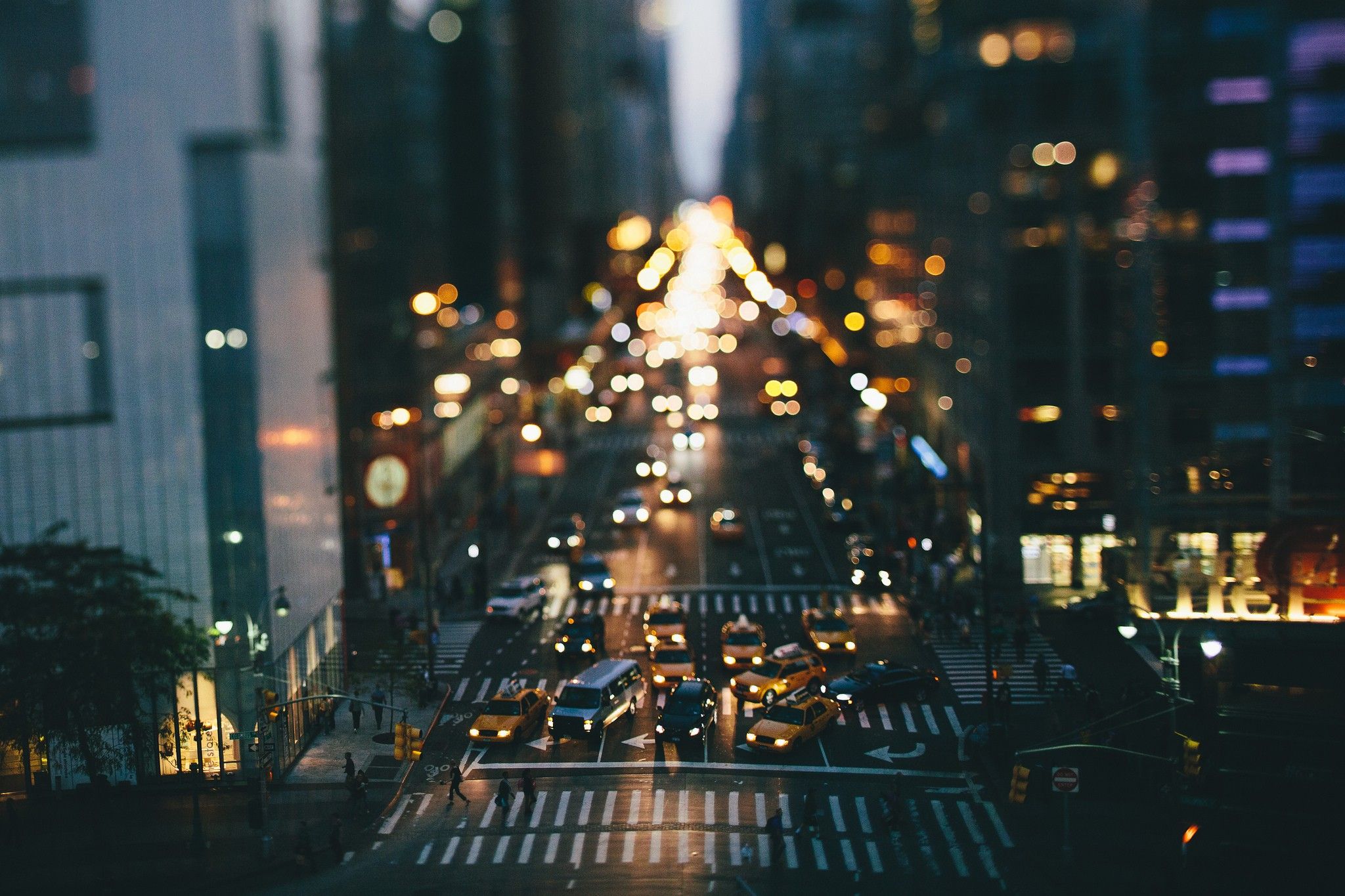  New York Hintergrundbild 2048x1365. taxi, traffic, tilt shift, New York City, street, city, car Gallery HD Wallpaper