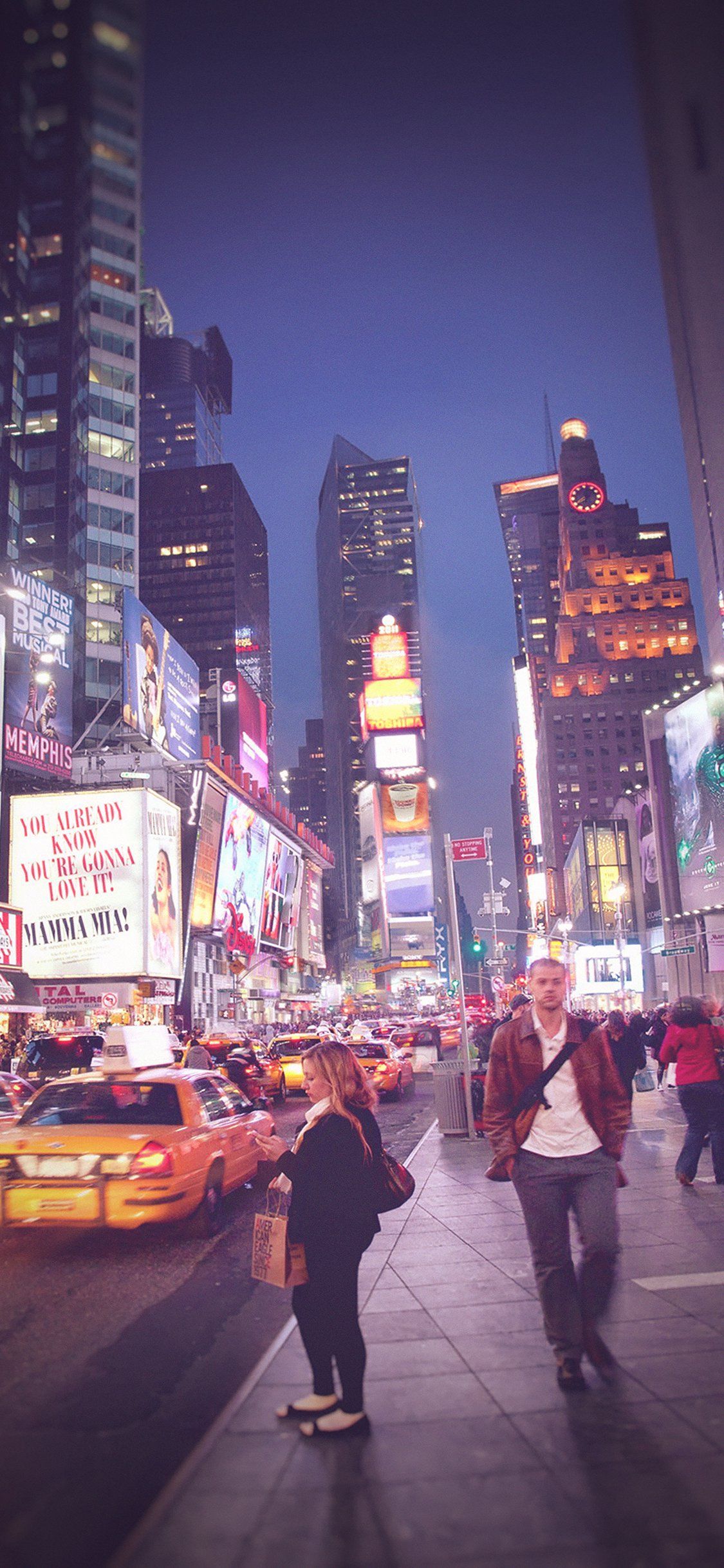  New York Hintergrundbild 1125x2436. New York street night city vignette iPhone X Wallpaper Free Download