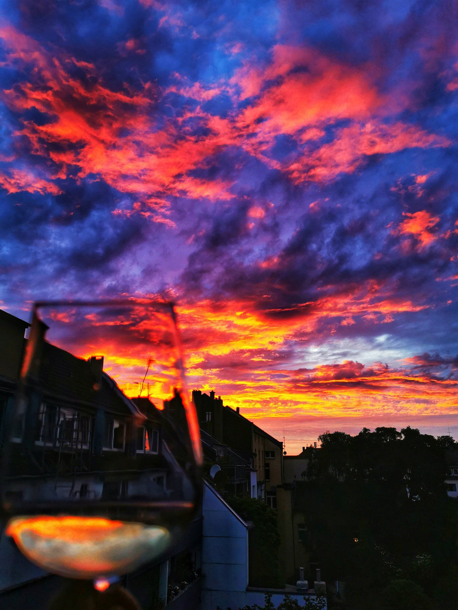  Düsseldorf Hintergrundbild 1536x2048. Frenki Malolli amazing sunset last evening in Düsseldorf