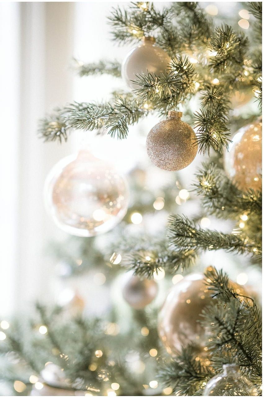  Weihnachtsbaum Hintergrundbild 850x1282. Wir haben bereits große Mit festlichen Accessoires und schöner Demo stimmen wir uns auf , christmas white and gold HD phone wallpaper
