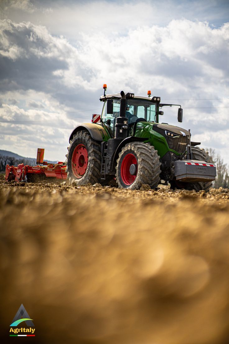  Traktor Hintergrundbild 736x1104. Agriculture
