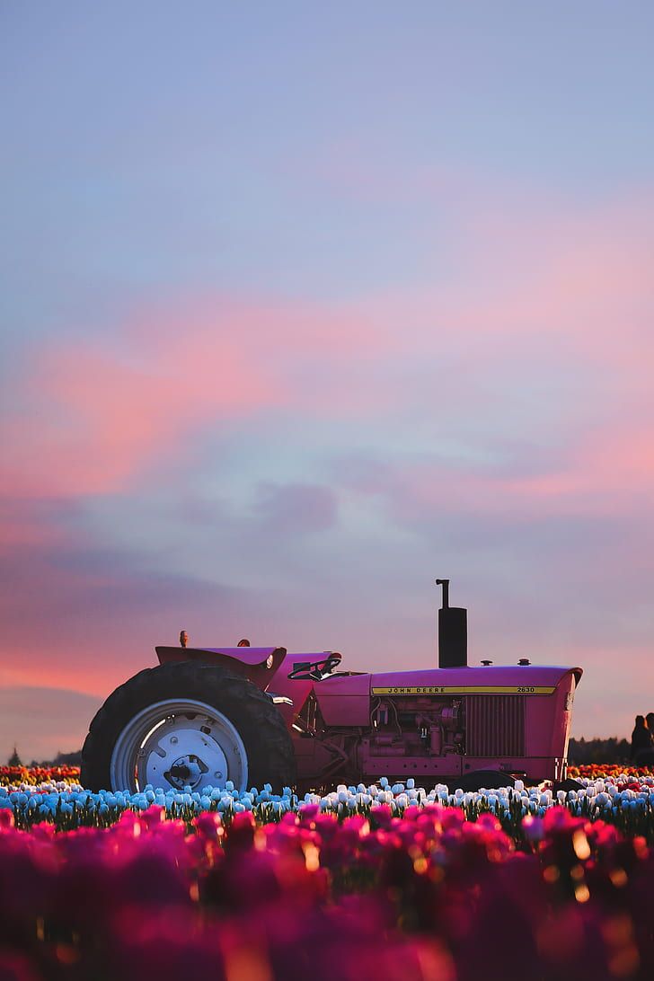  Traktor Hintergrundbild 728x1092. Royalty Free Tractor Photo, Sorted By Aesthetic Score