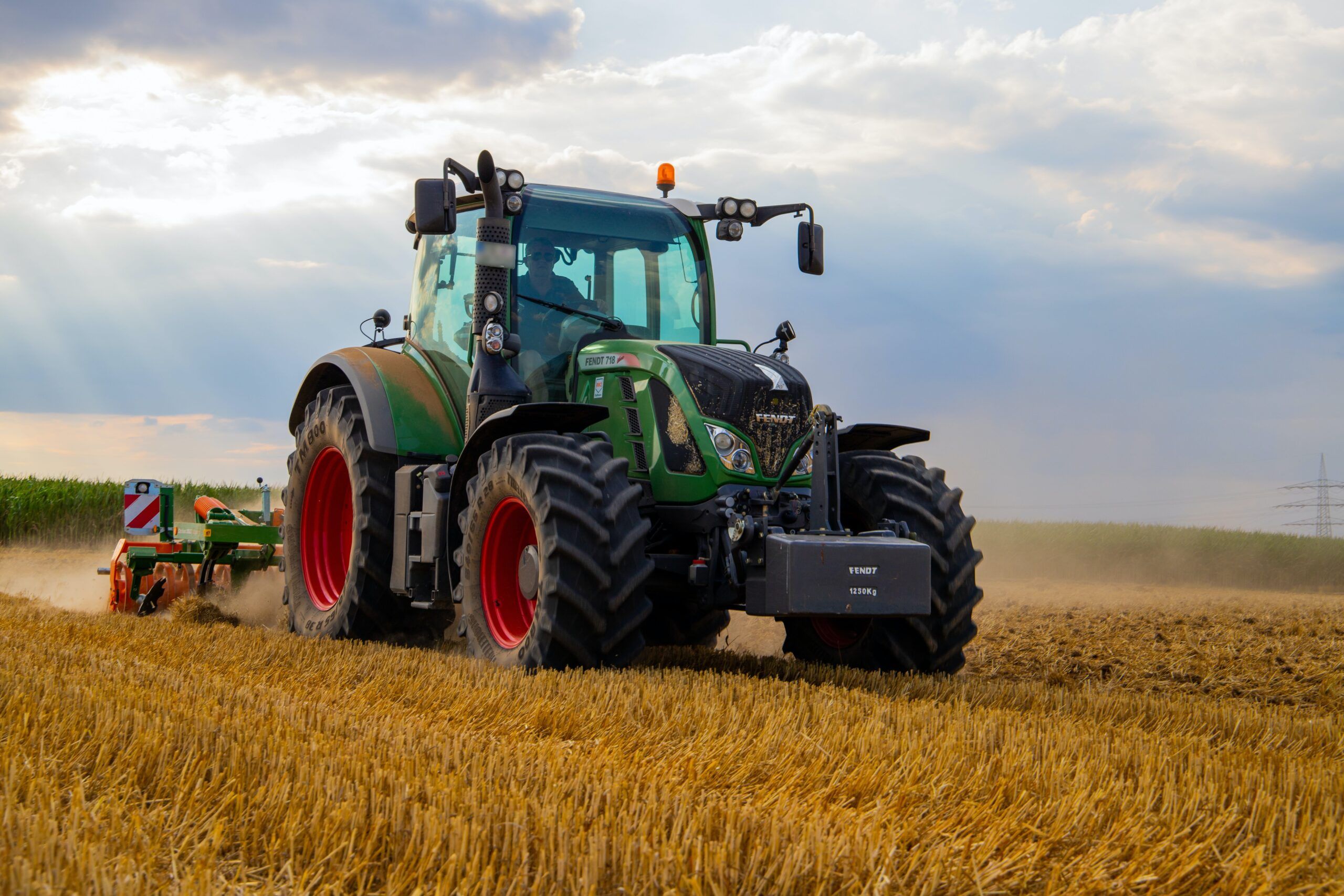  Traktor Hintergrundbild 2560x1707. Maschinen in der Landwirtschaft: Von Oberlenker bis Traktor