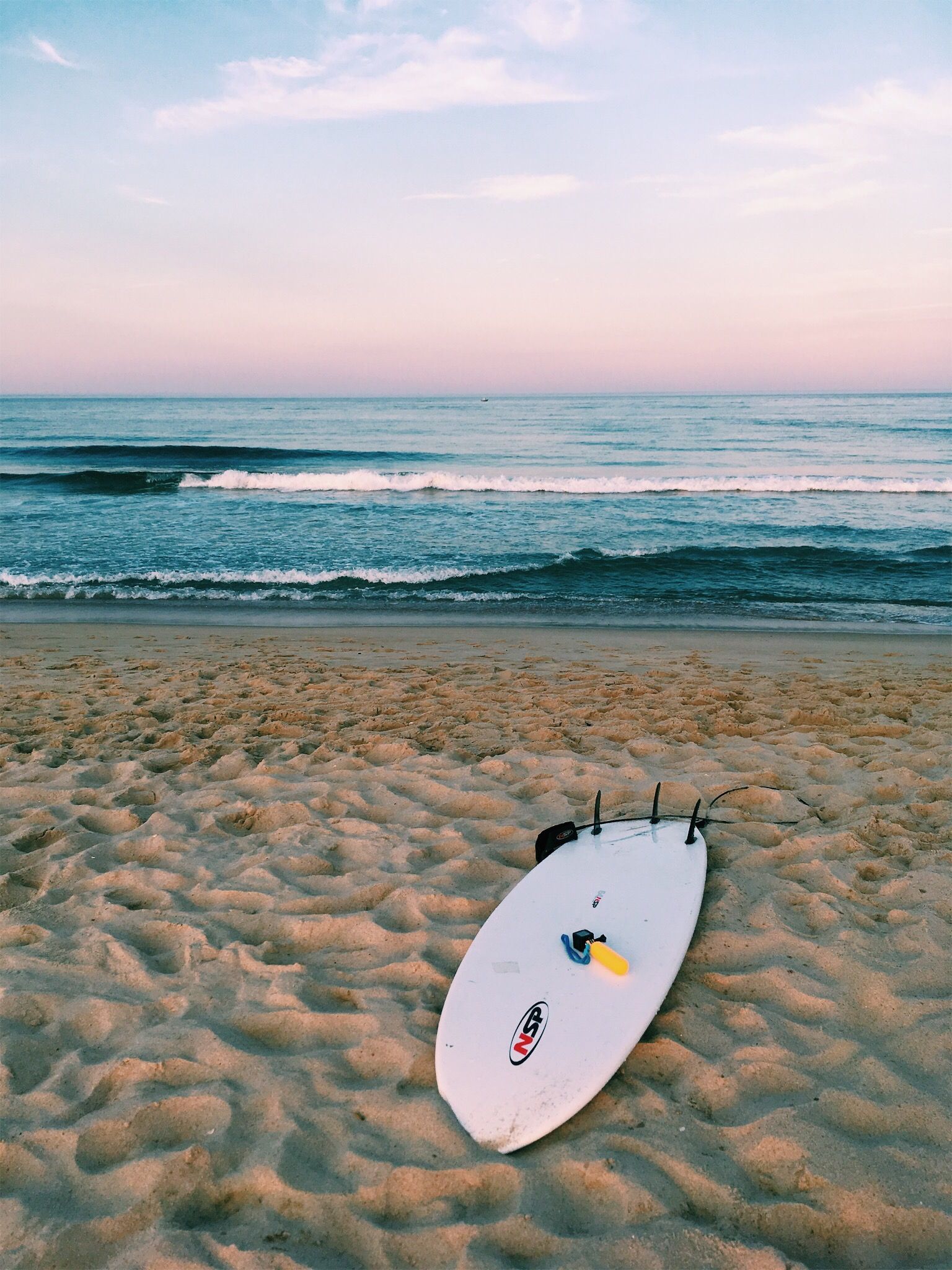  Surfen Hintergrundbild 1536x2048. lℯts surf. ♥