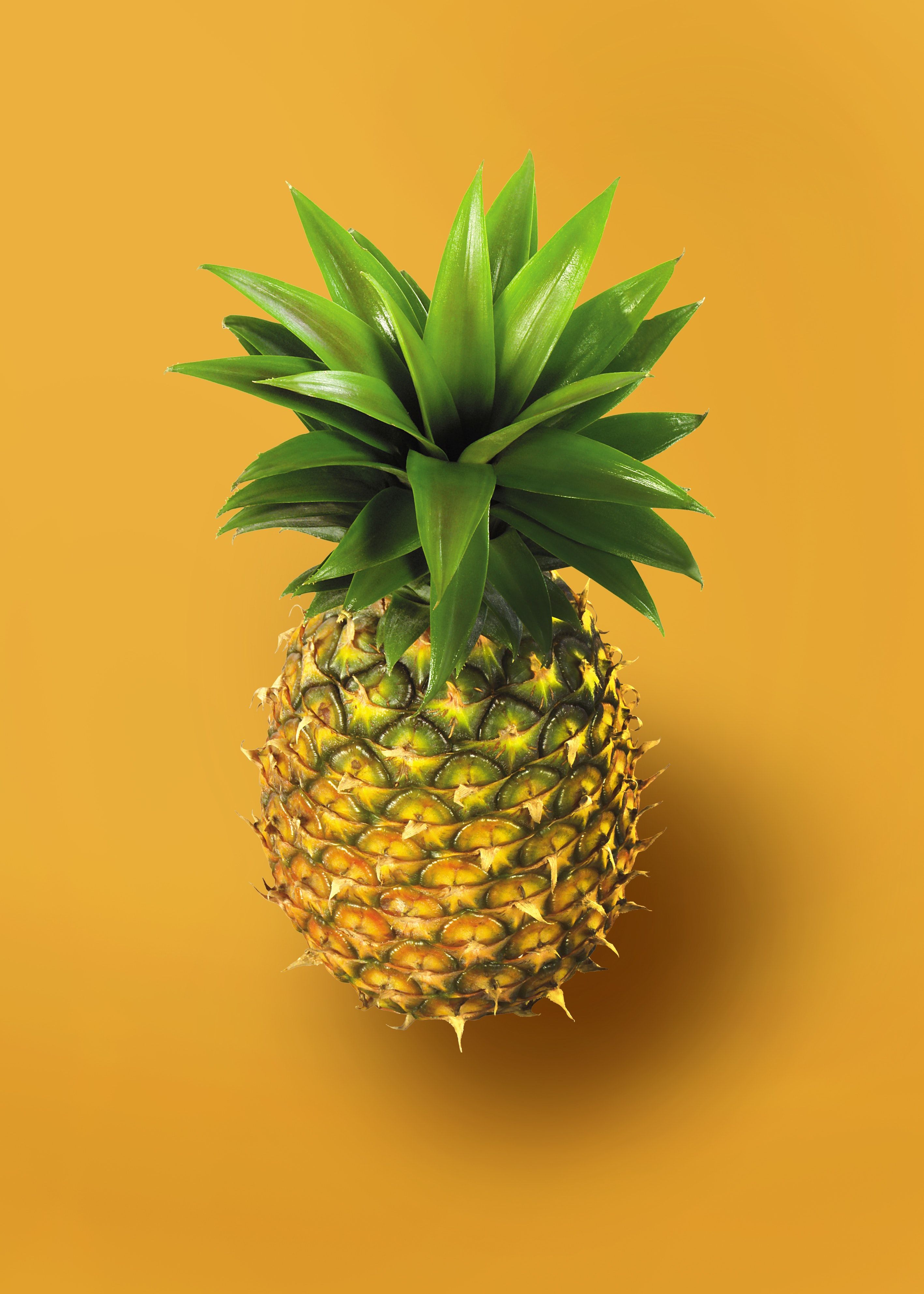  Obst Hintergrundbild 2835x3969. Kostenloses Foto zum Thema: ananas, frisch, frucht, gelbem hintergrund, gesund, nahansicht, nahrhaft, organisch, tropische frucht, vertikaler schuss