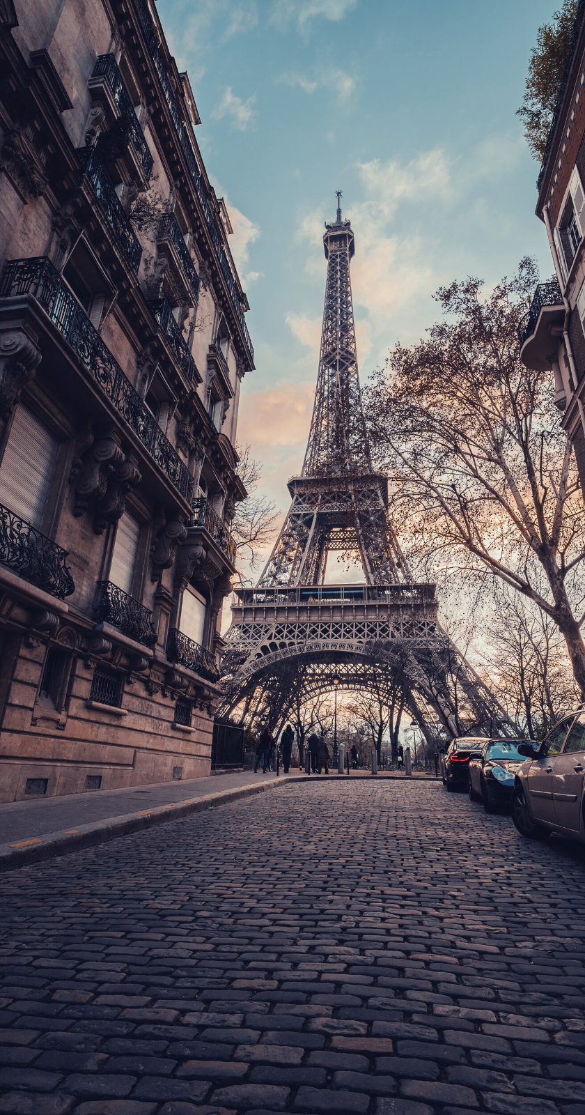  Paris Hintergrundbild 840x1600. Aesthetic Eiffel Tower Wallpaper Download