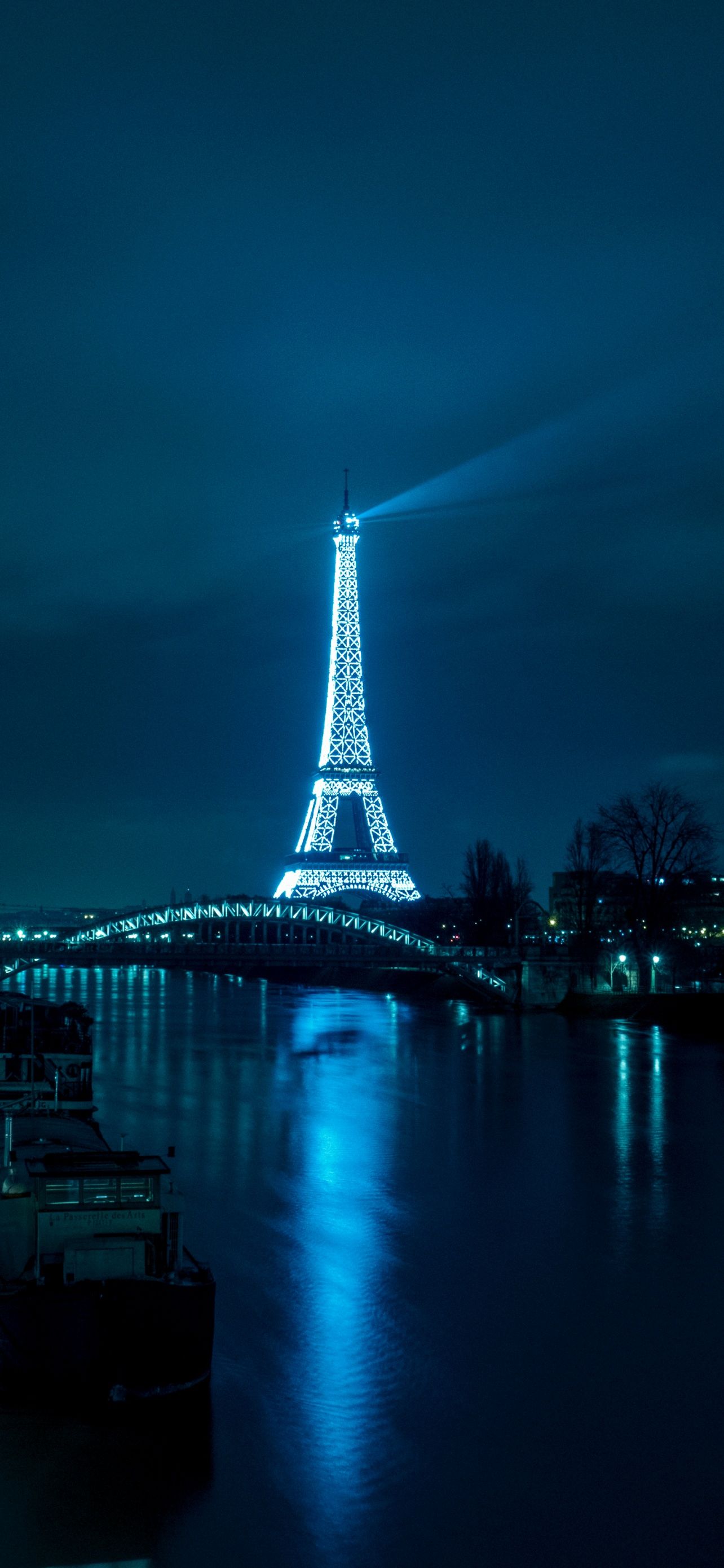  Paris Hintergrundbild 1284x2778. Eiffel Tower Wallpaper 4K, France, Night, Paris, Reflection