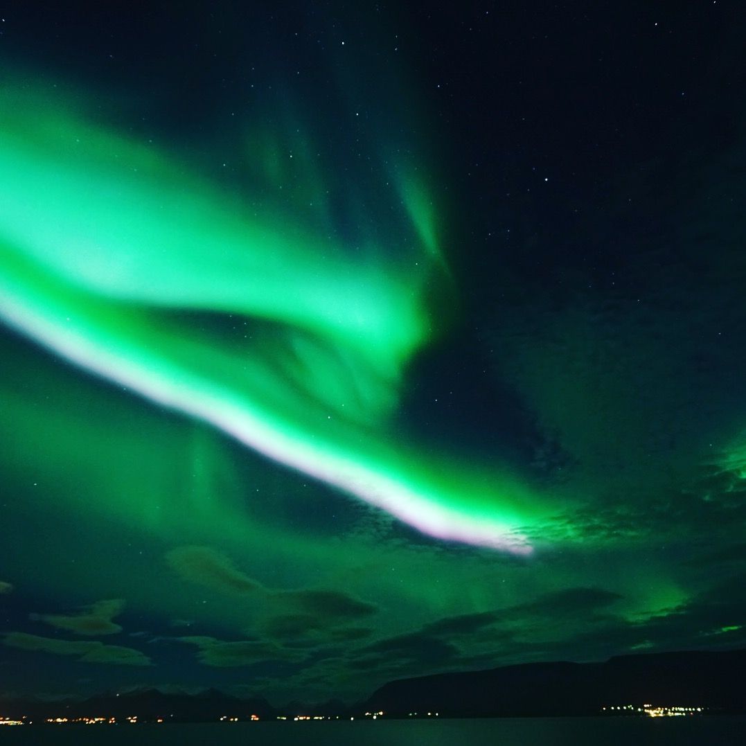  Polarlicht Hintergrundbild 1077x1077. Wundervolle Polarlichter auf Island #auroraborealis #Polarlichter #wundervollesisland. Polarlichter, Aurora borealis, Rundreise
