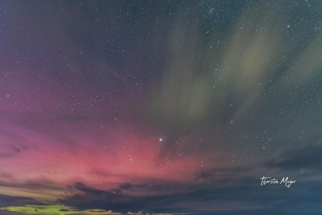  Polarlicht Hintergrundbild 1100x733. Seltenes Naturspektakel über Helgoland: Bilder zeigen Polarlichter