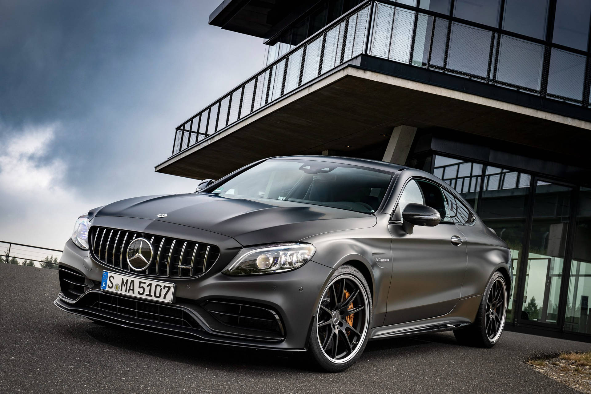  Mercedes-Benz C63 AMG Hintergrundbild 1920x1280. Download The Heart Racing Mercedes Benz AMG Wallpaper