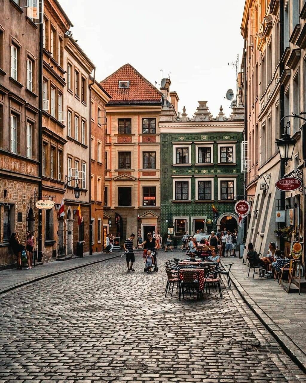  Polen Hintergrundbild 1024x1280. Hairstyles & Beauty. Warsaw old town, Poland travel, Europe destinations