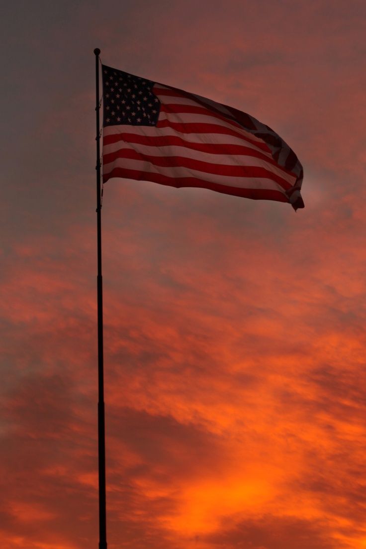 USA Hintergrundbild 736x1103. Andrea Porchetto on MY STUFF. American flag wallpaper, American flag picture, Americana aesthetic