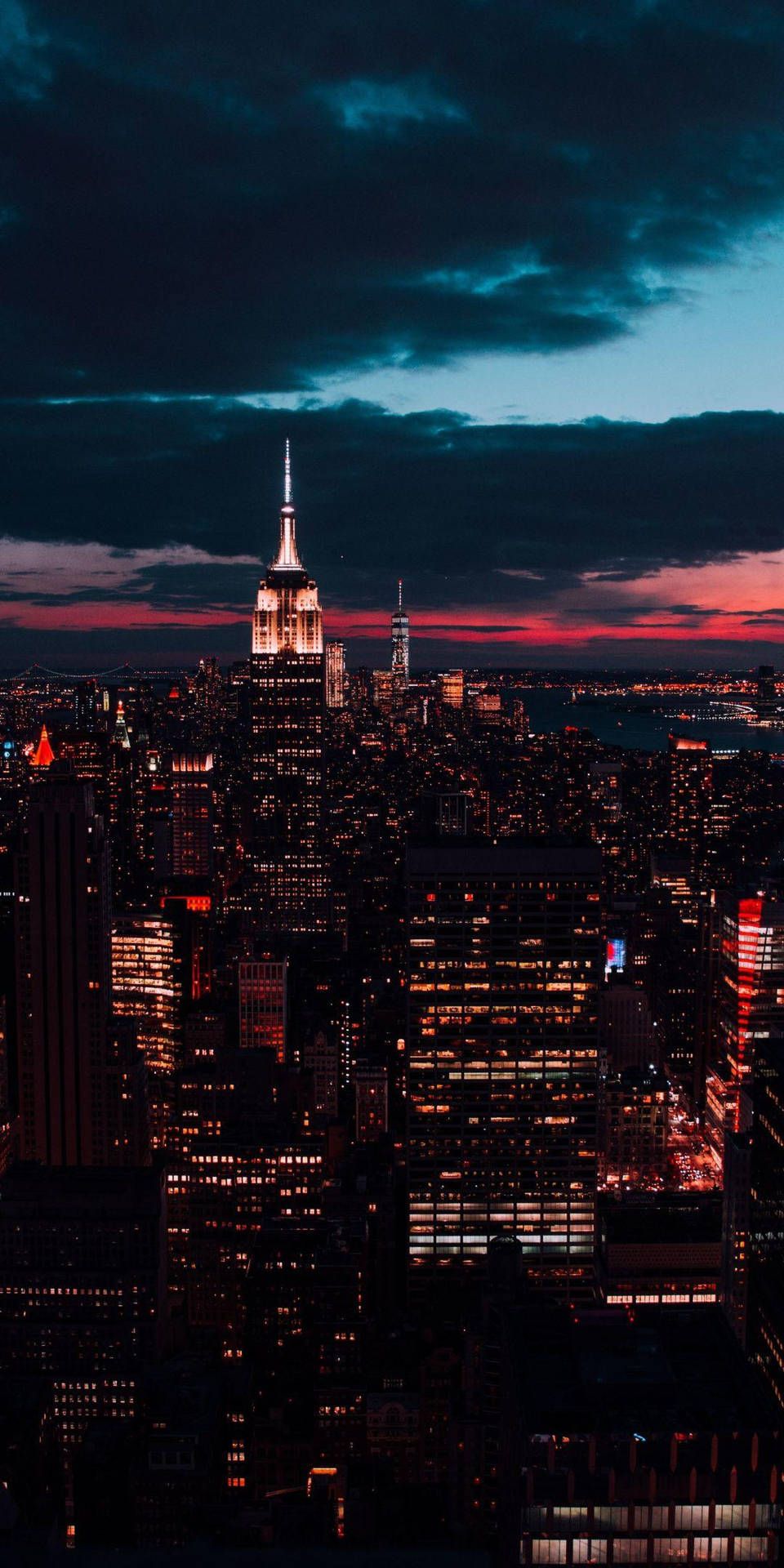  New York Bei Nacht Hintergrundbild 960x1920. Download New York Aesthetic Skyline Wallpaper