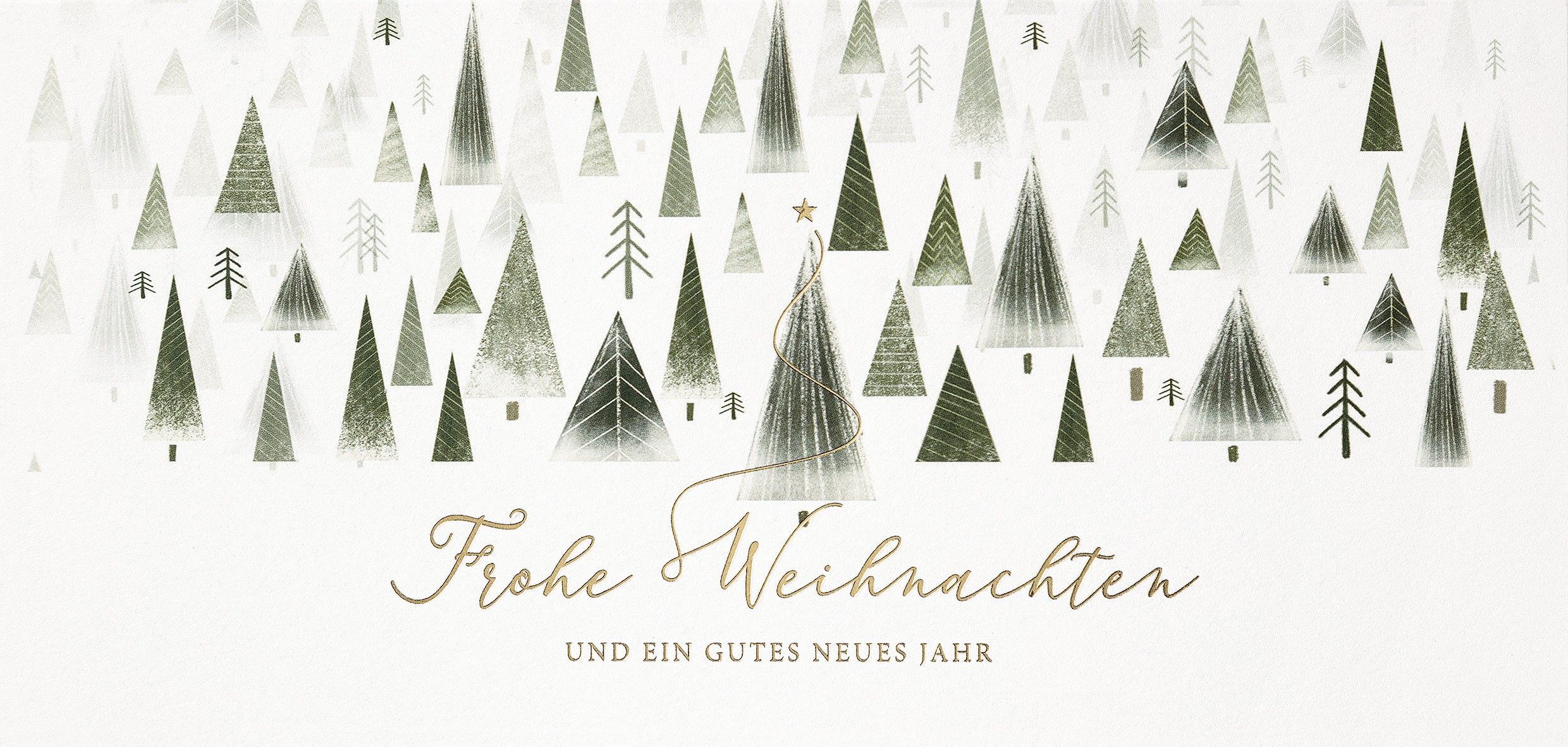  Frohes Neues Jahr 2024 Hintergrundbild 2480x1181. Weiße Weihnachtskarte mit grünen Bäumen und Weihnachtsgruß in gold, DIN lang