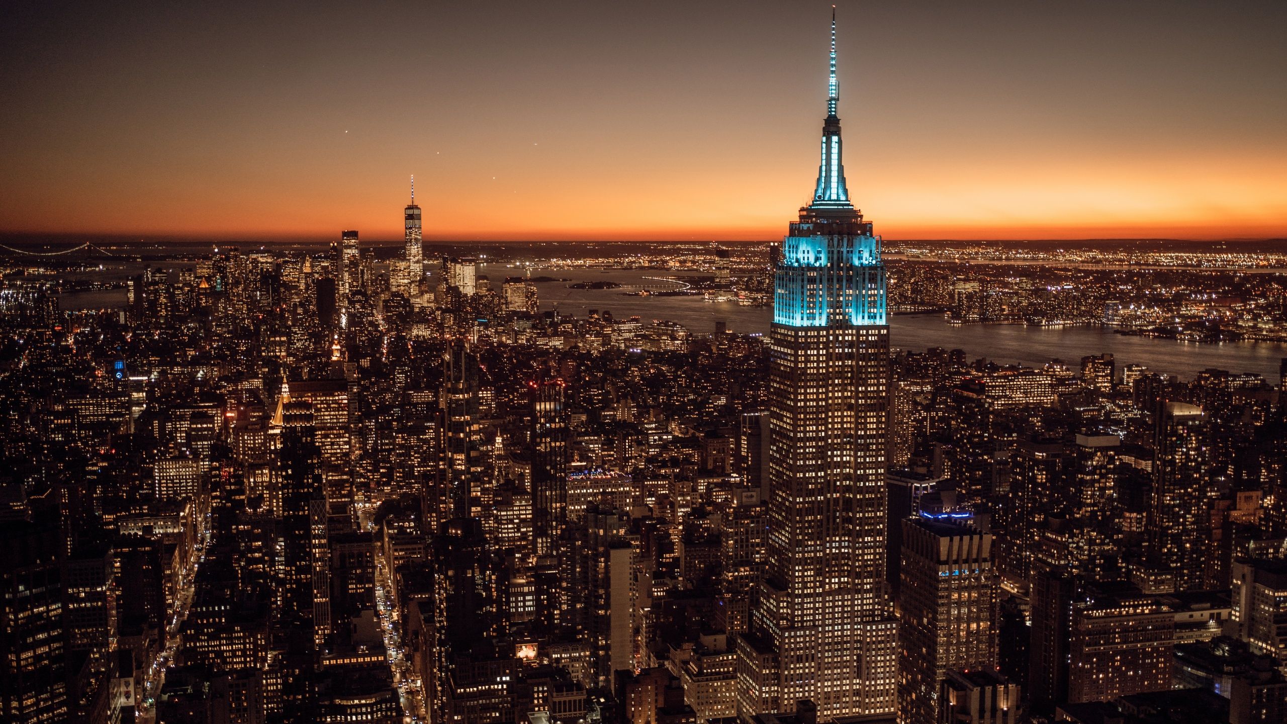  Empire State Hintergrundbild 2560x1440. New York City Empire State Building Sunset 5K Wallpaper